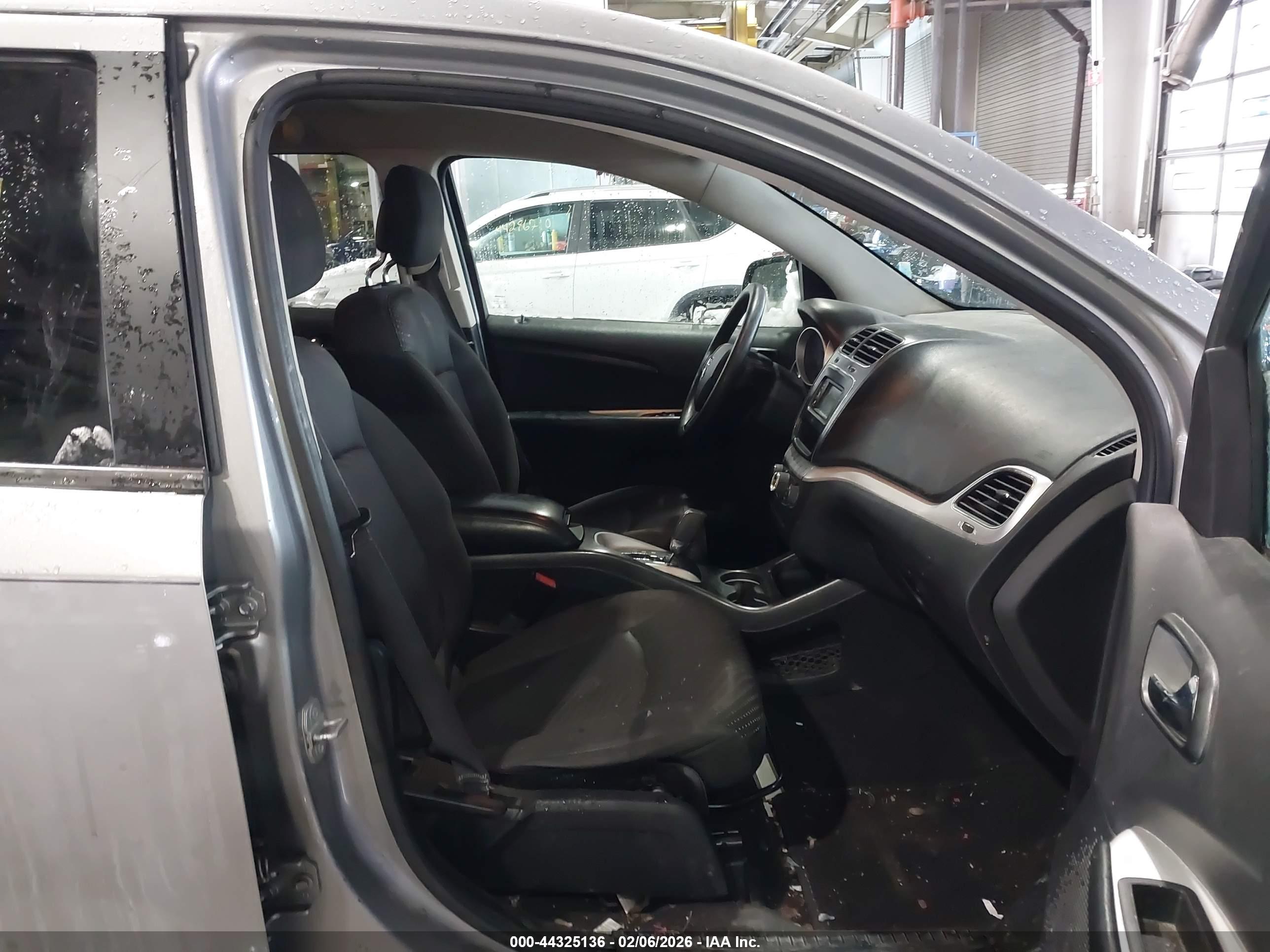 DODGE JOURNEY image 5