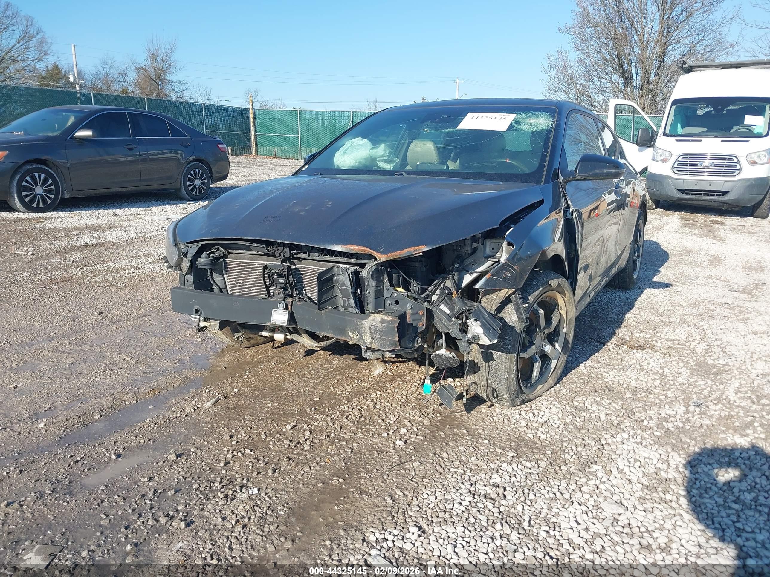 HYUNDAI VELOSTER image 6