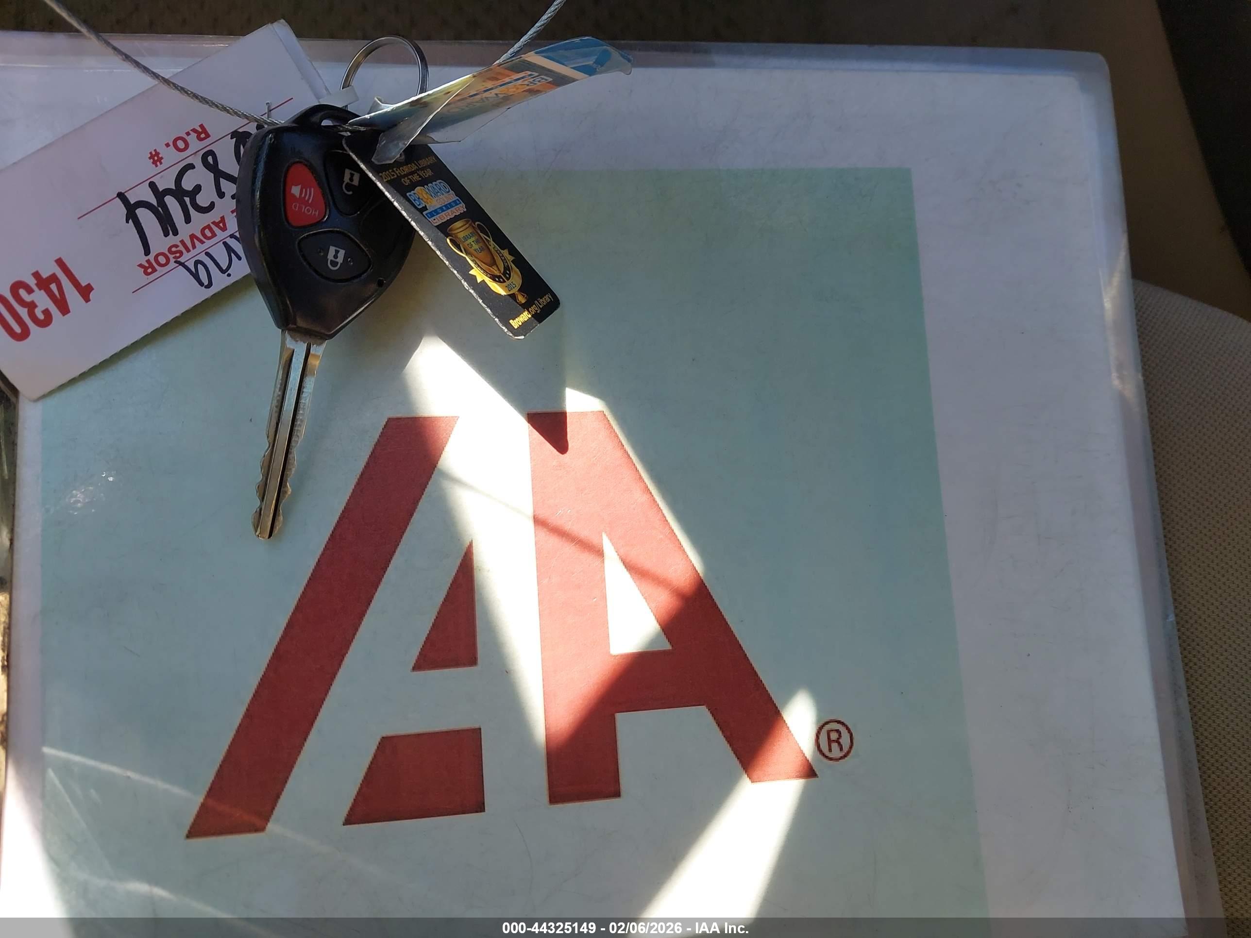 TOYOTA RAV4 image 11