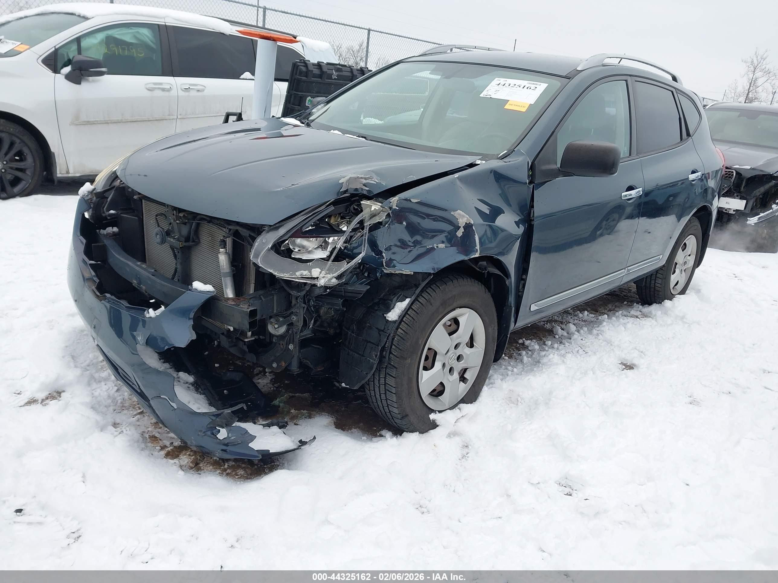 NISSAN ROGUE image 2