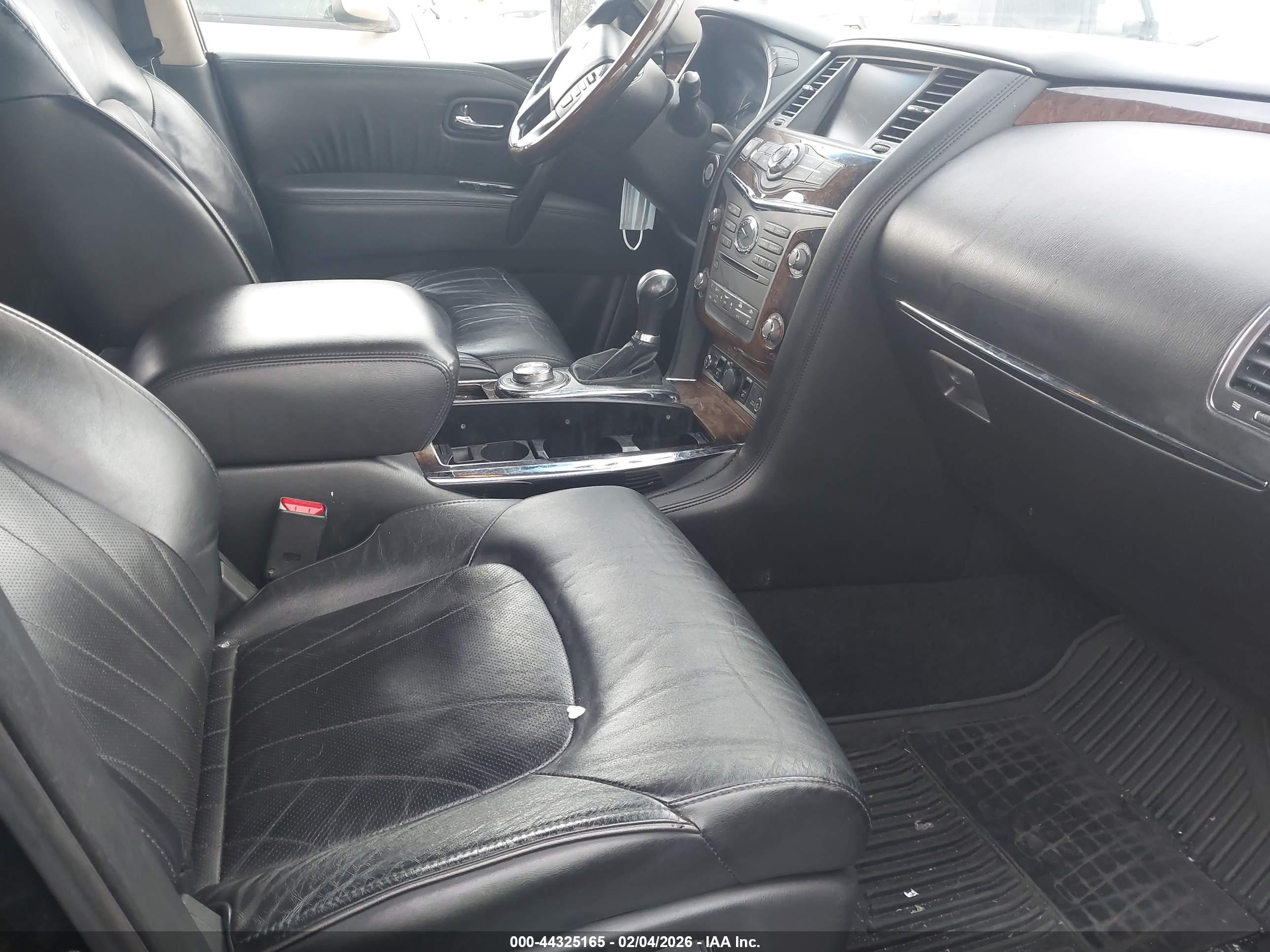 INFINITI QX56 image 5