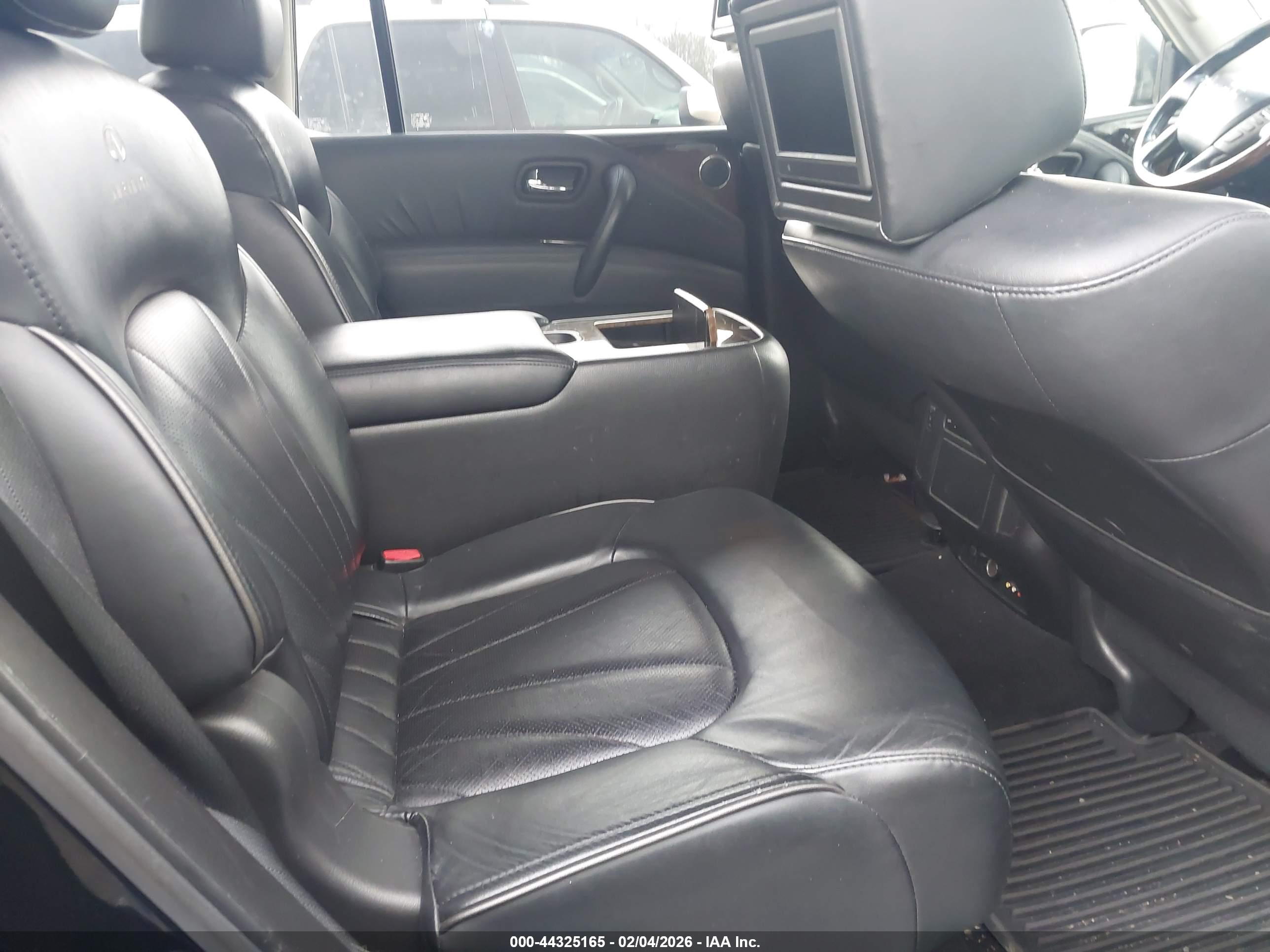 INFINITI QX56 image 8