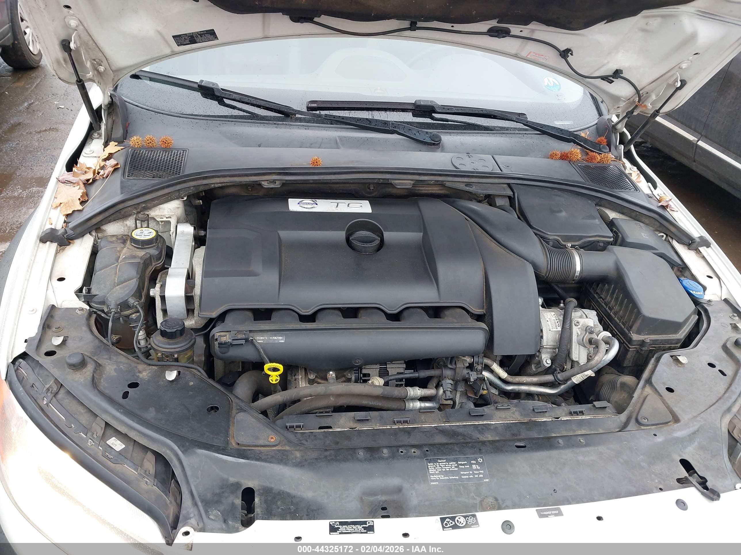 VOLVO XC70 image 10