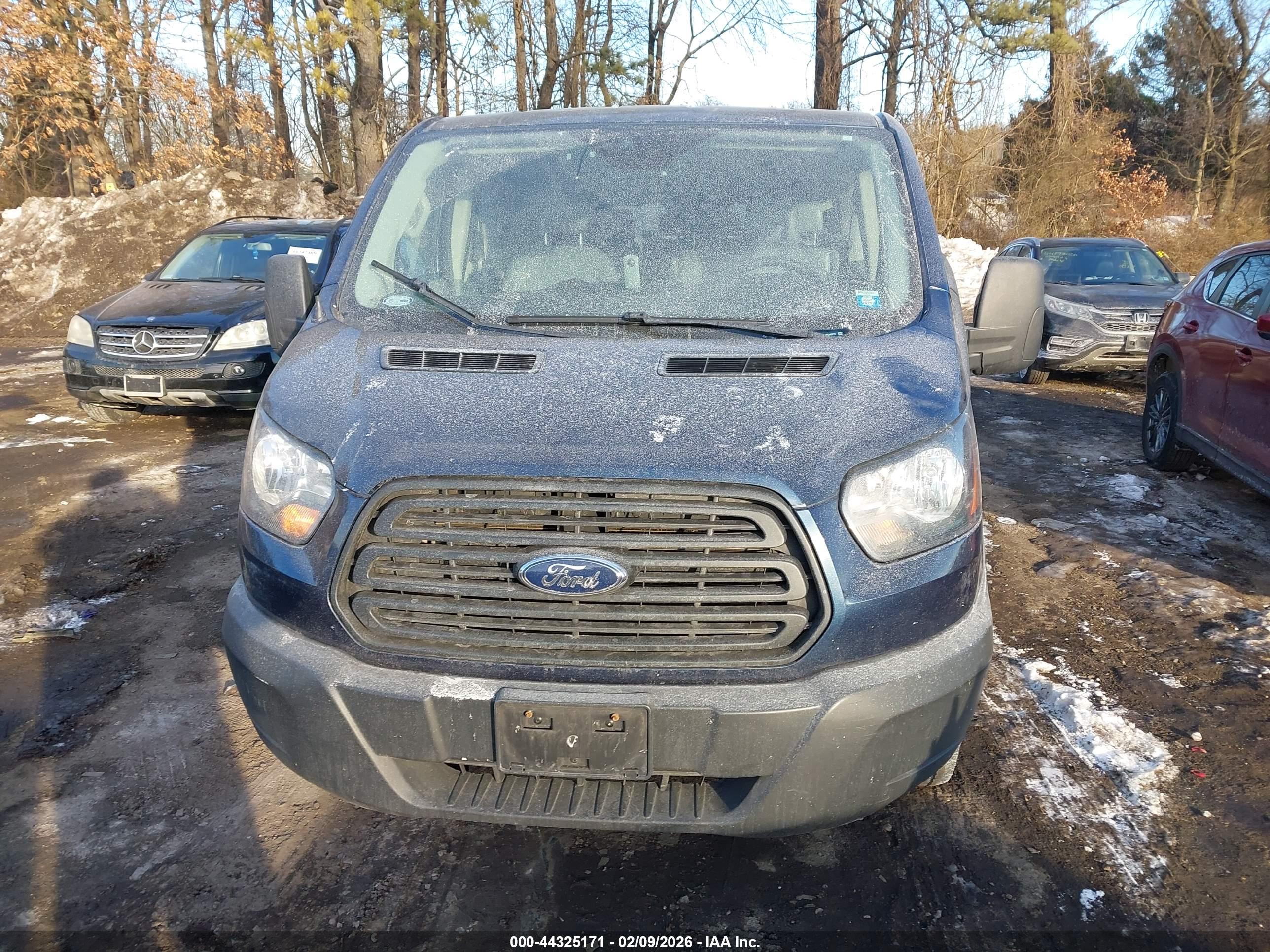 FORD TRANSIT-350 image 6