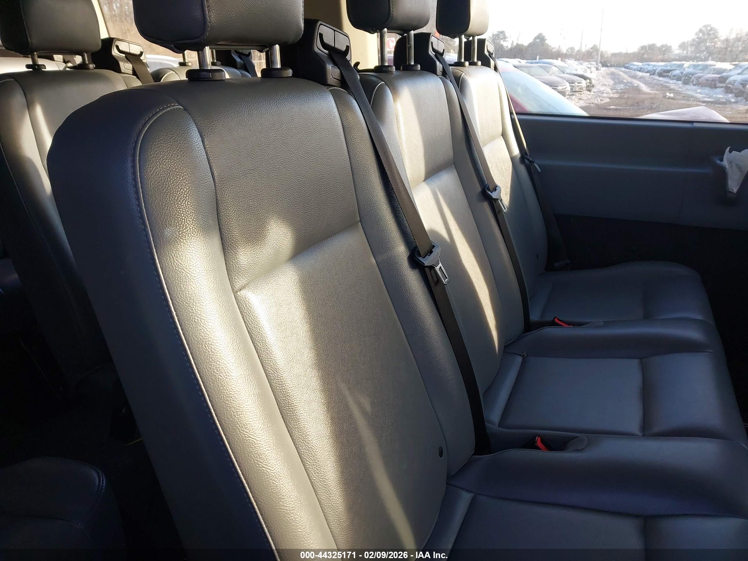FORD TRANSIT-350 image 8