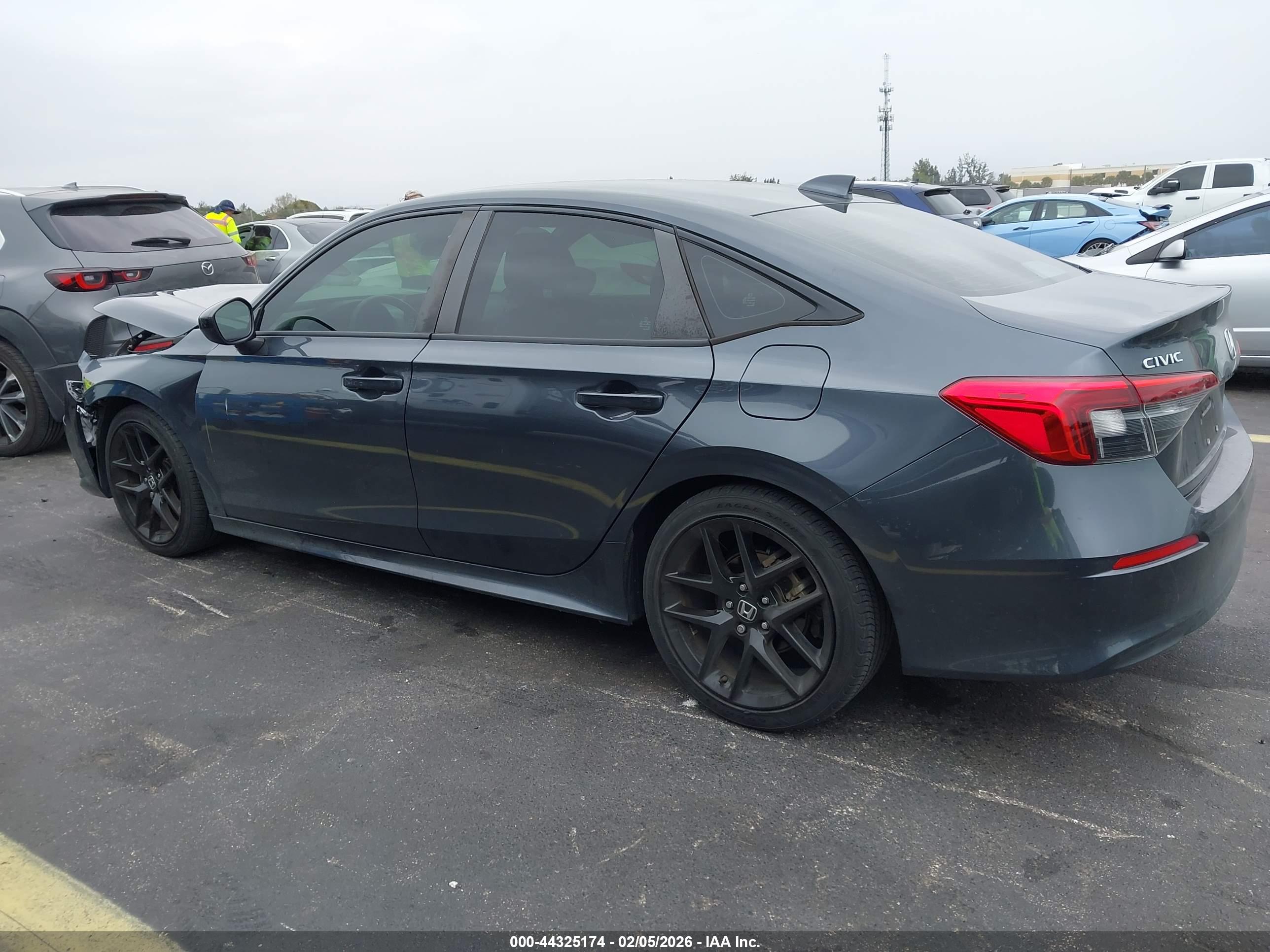 HONDA CIVIC image 3