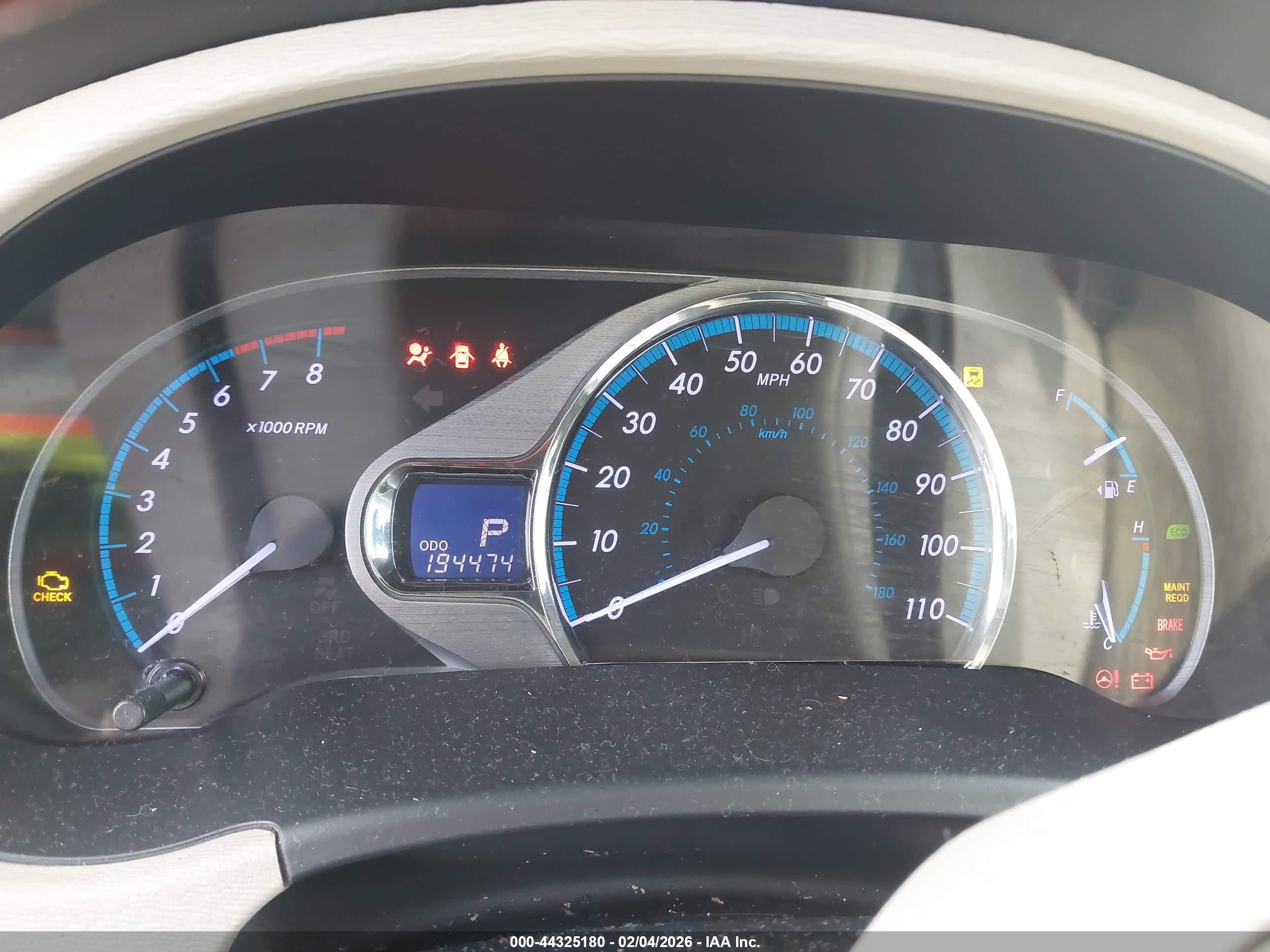 TOYOTA SIENNA image 7