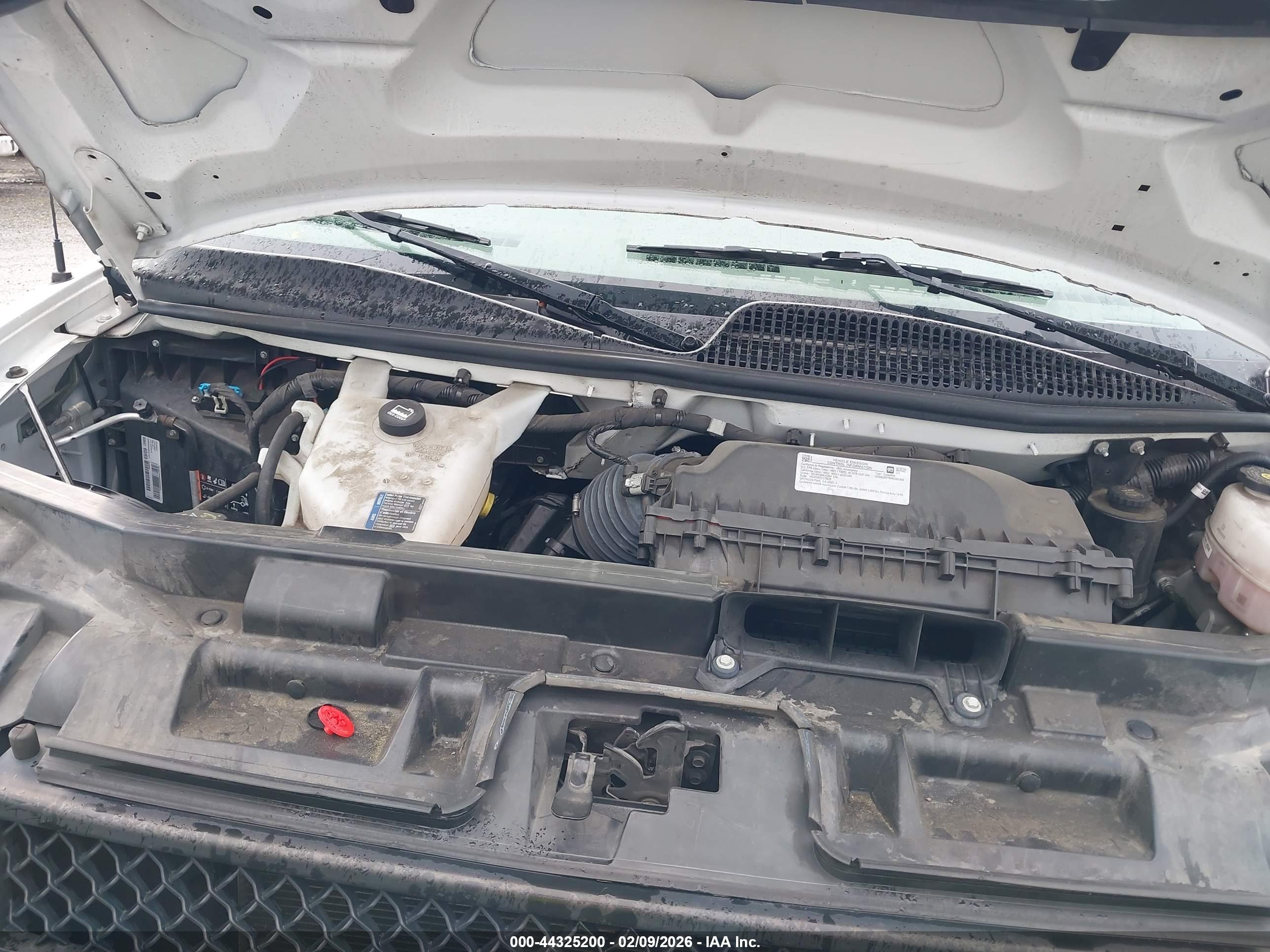 CHEVROLET EXPRESS image 10