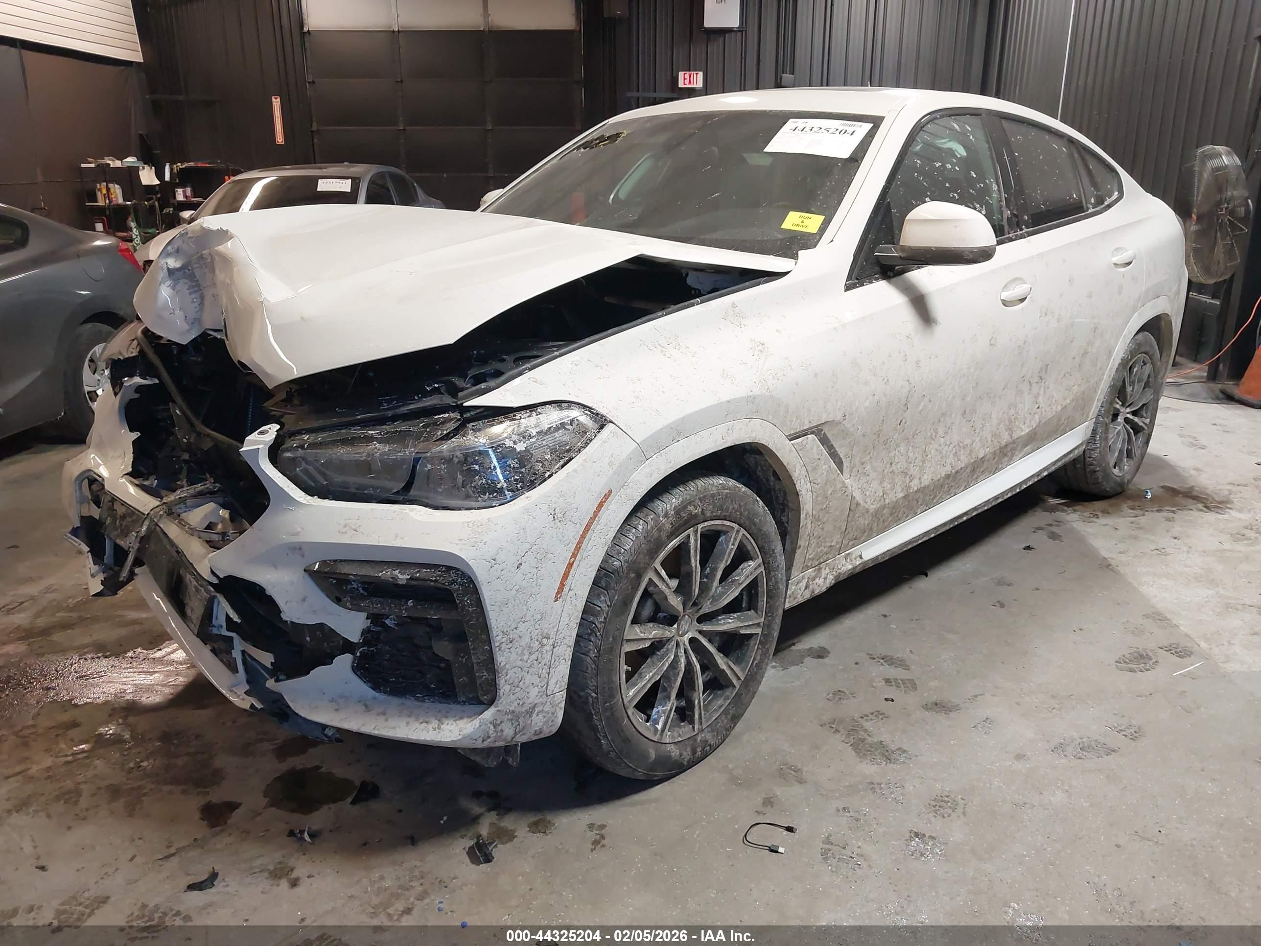 BMW X6 image 2