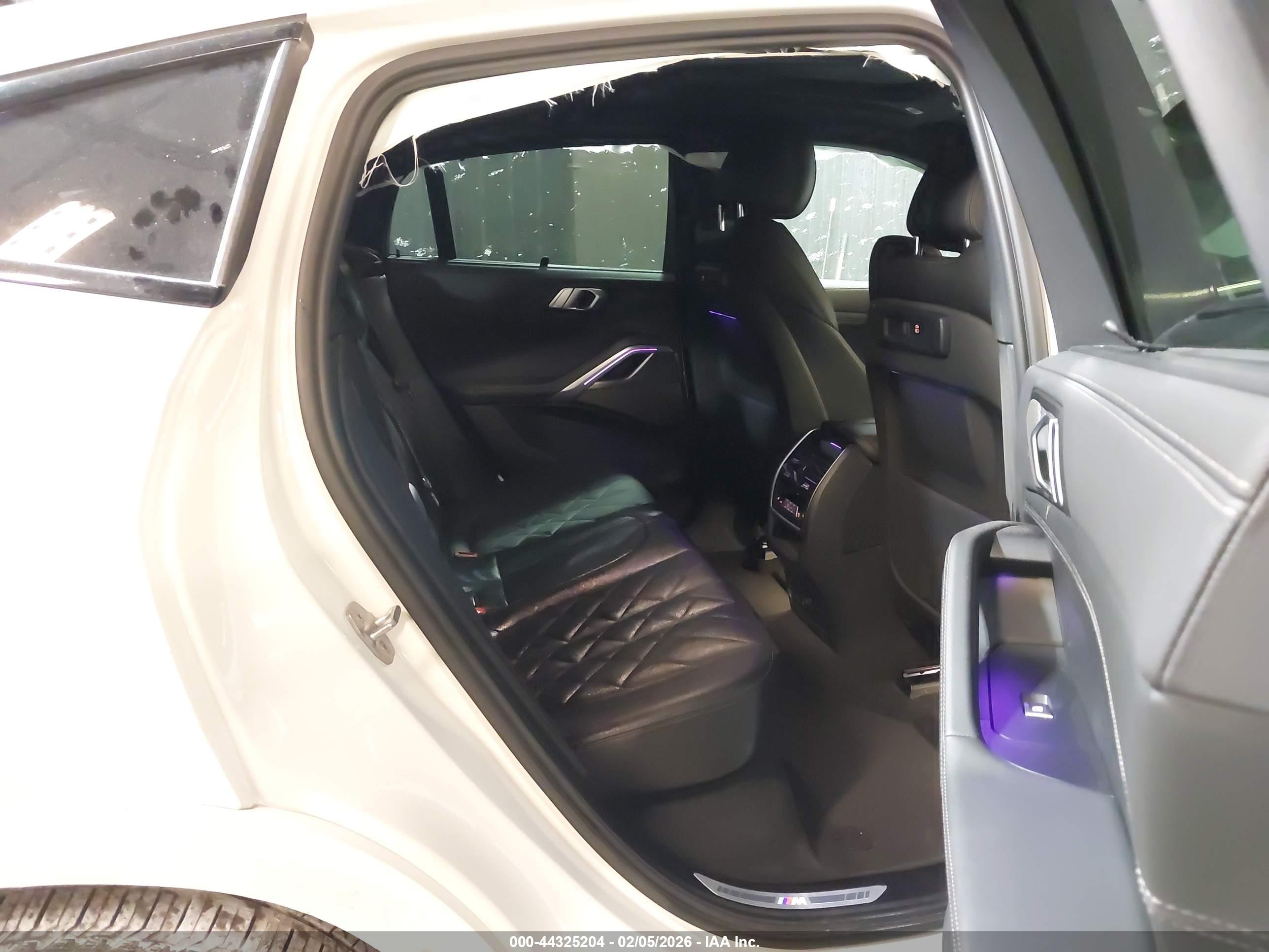 BMW X6 image 8