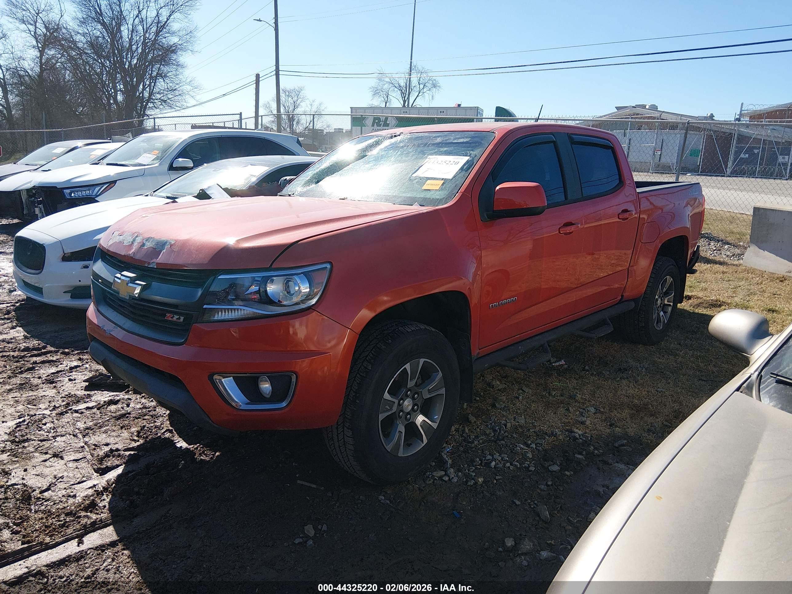 CHEVROLET COLORADO image 2