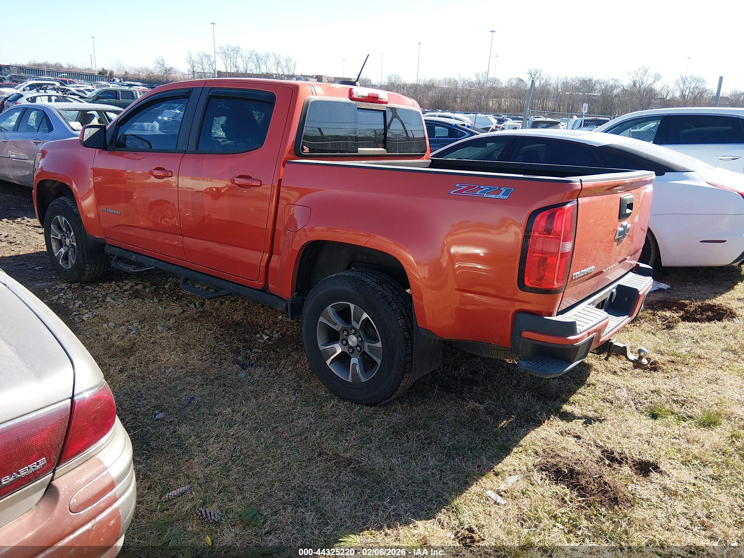 CHEVROLET COLORADO image 3
