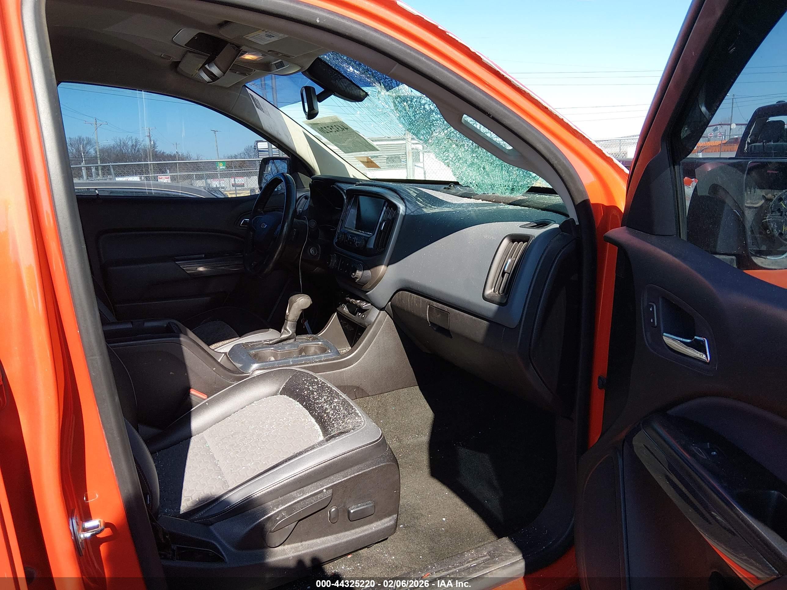 CHEVROLET COLORADO image 5
