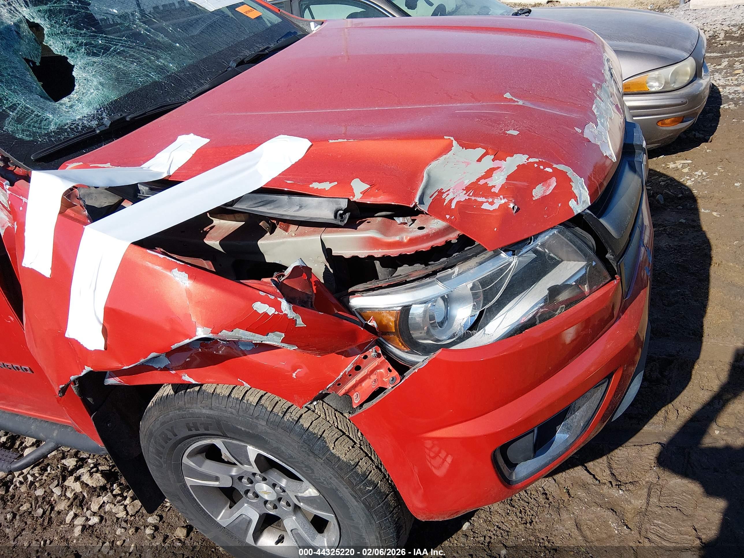 CHEVROLET COLORADO image 6