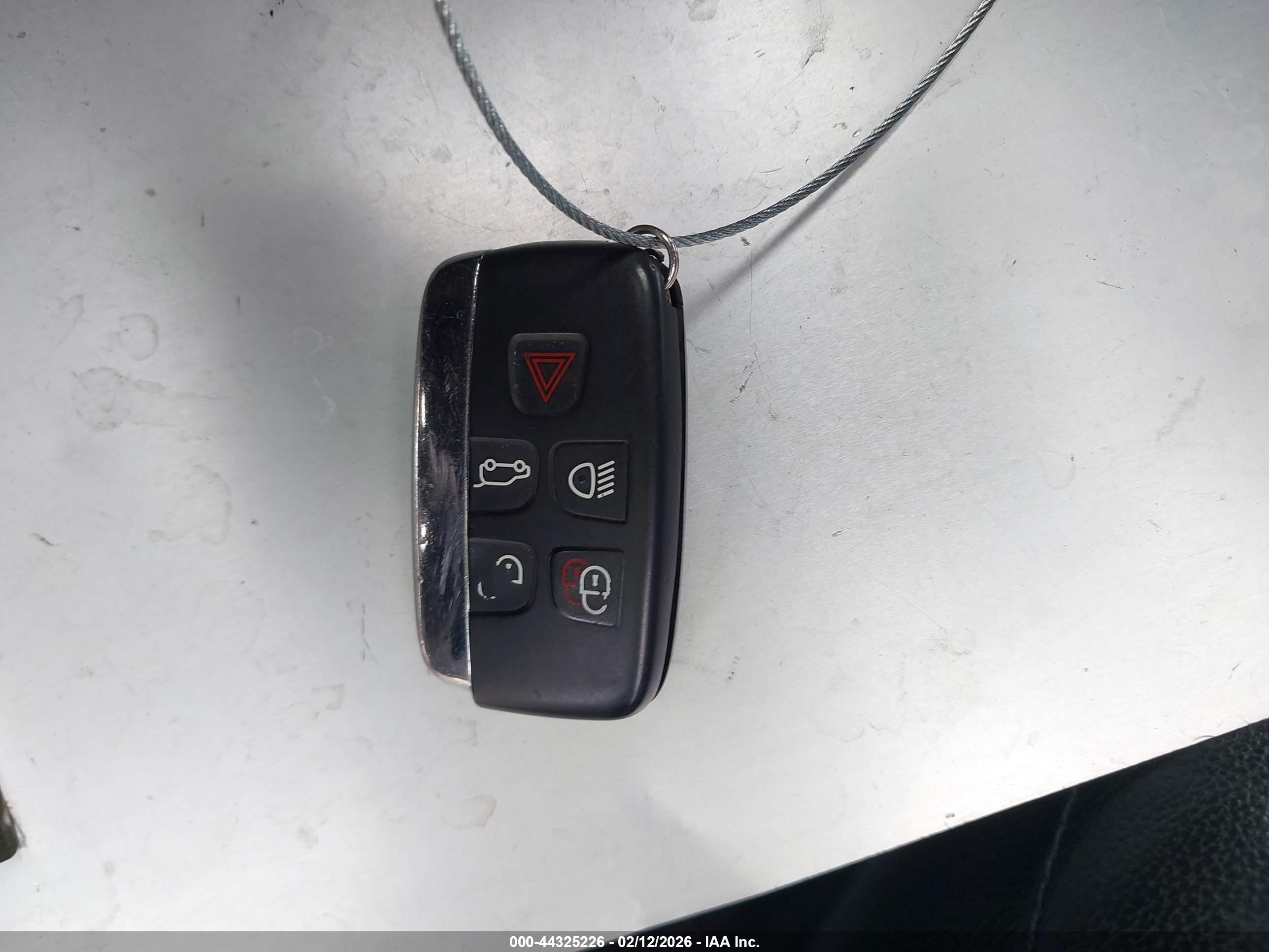 LAND ROVER image 11