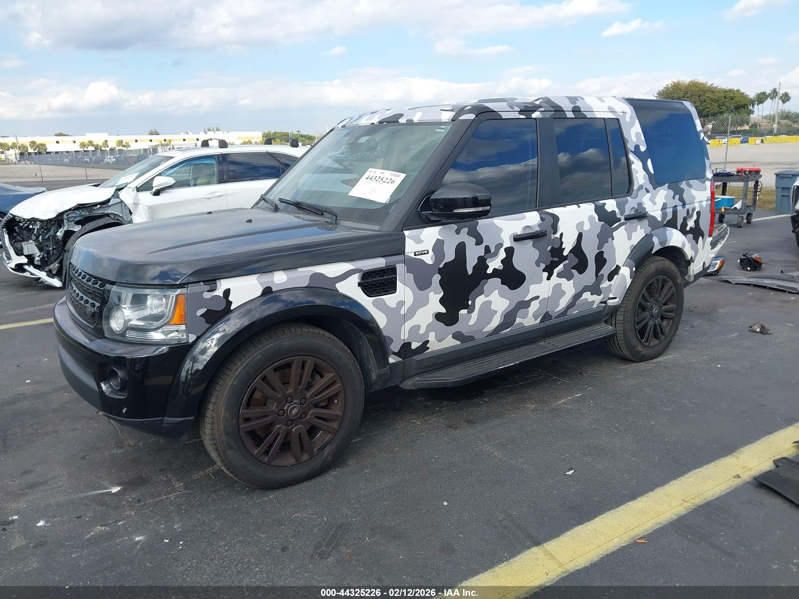 LAND ROVER image 2