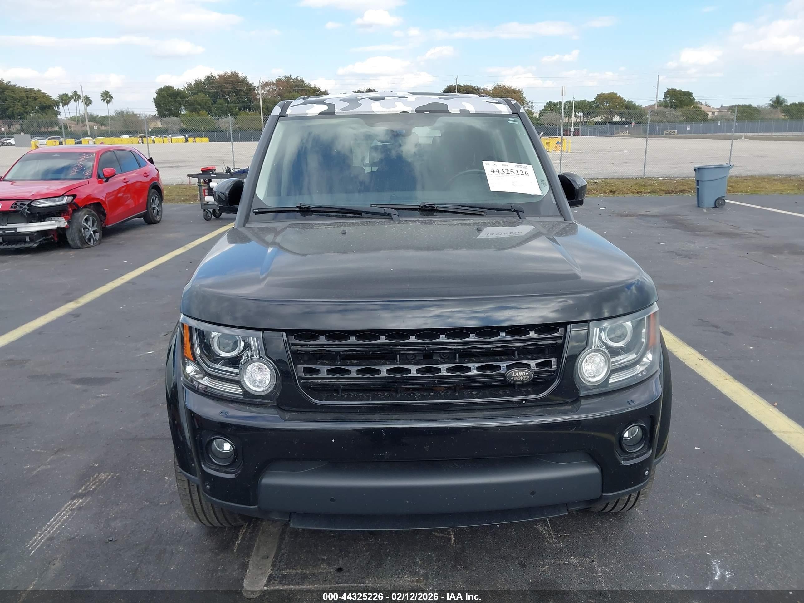 LAND ROVER image 6