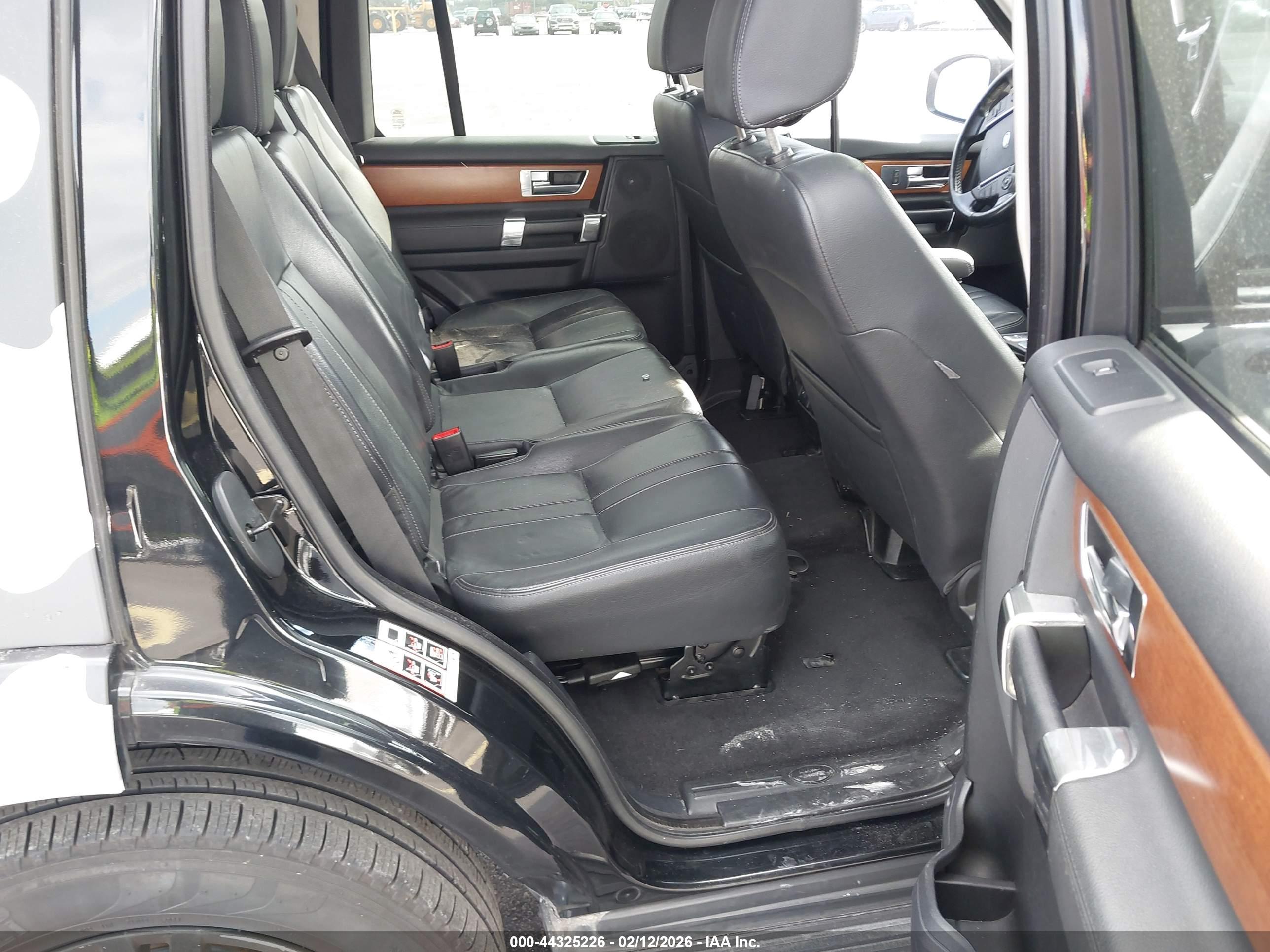 LAND ROVER image 8