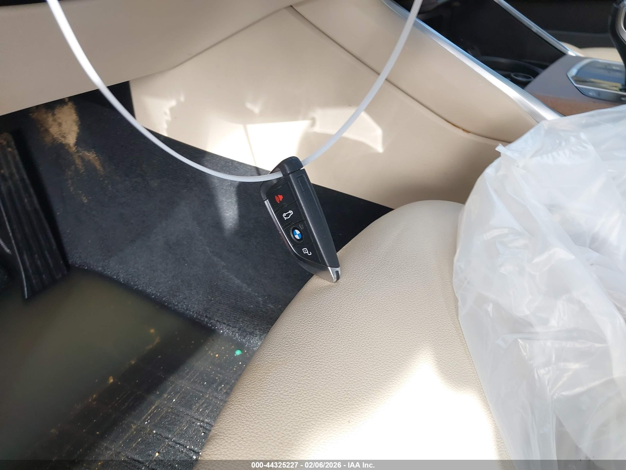 BMW 330I image 11