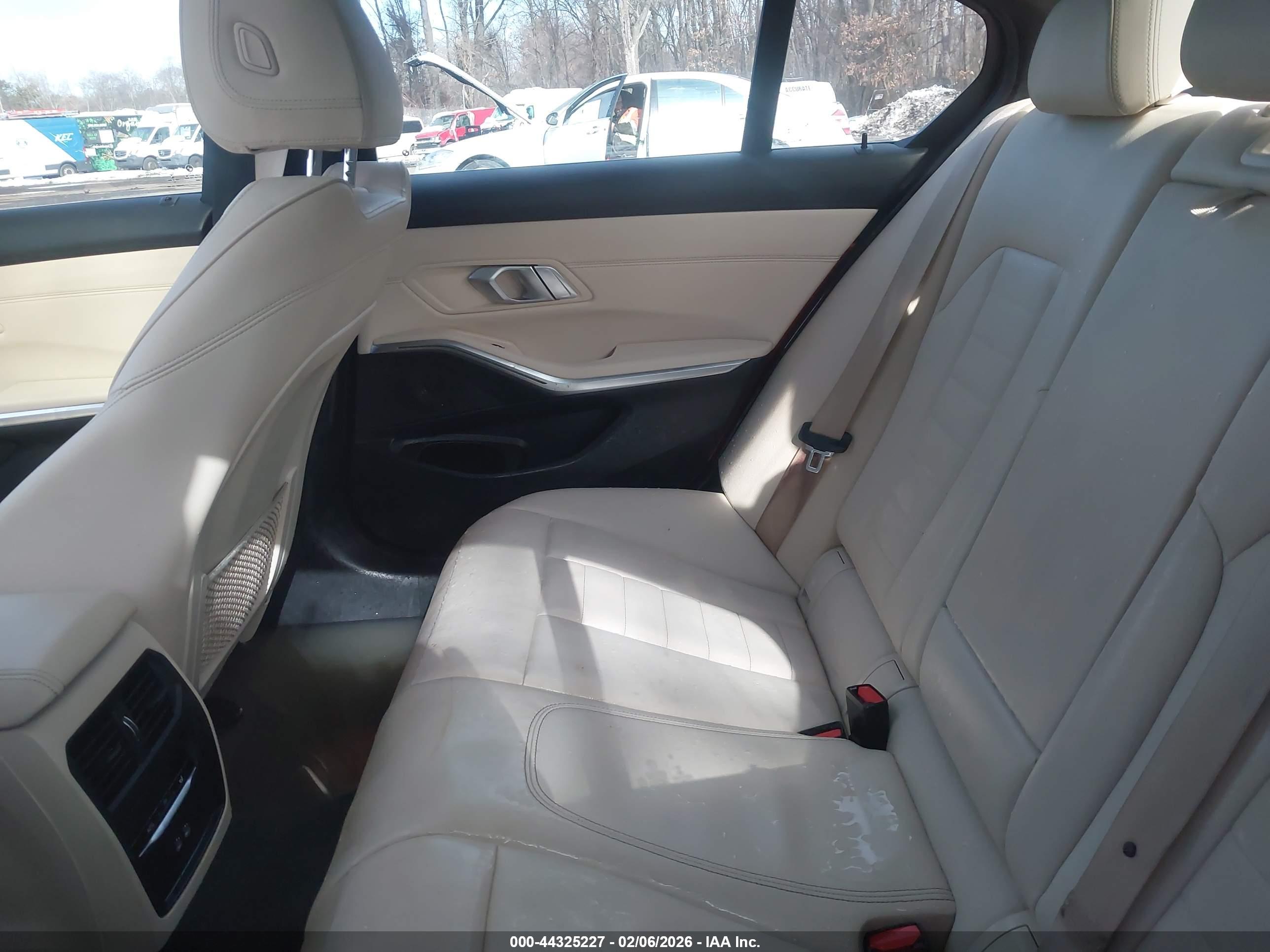 BMW 330I image 8