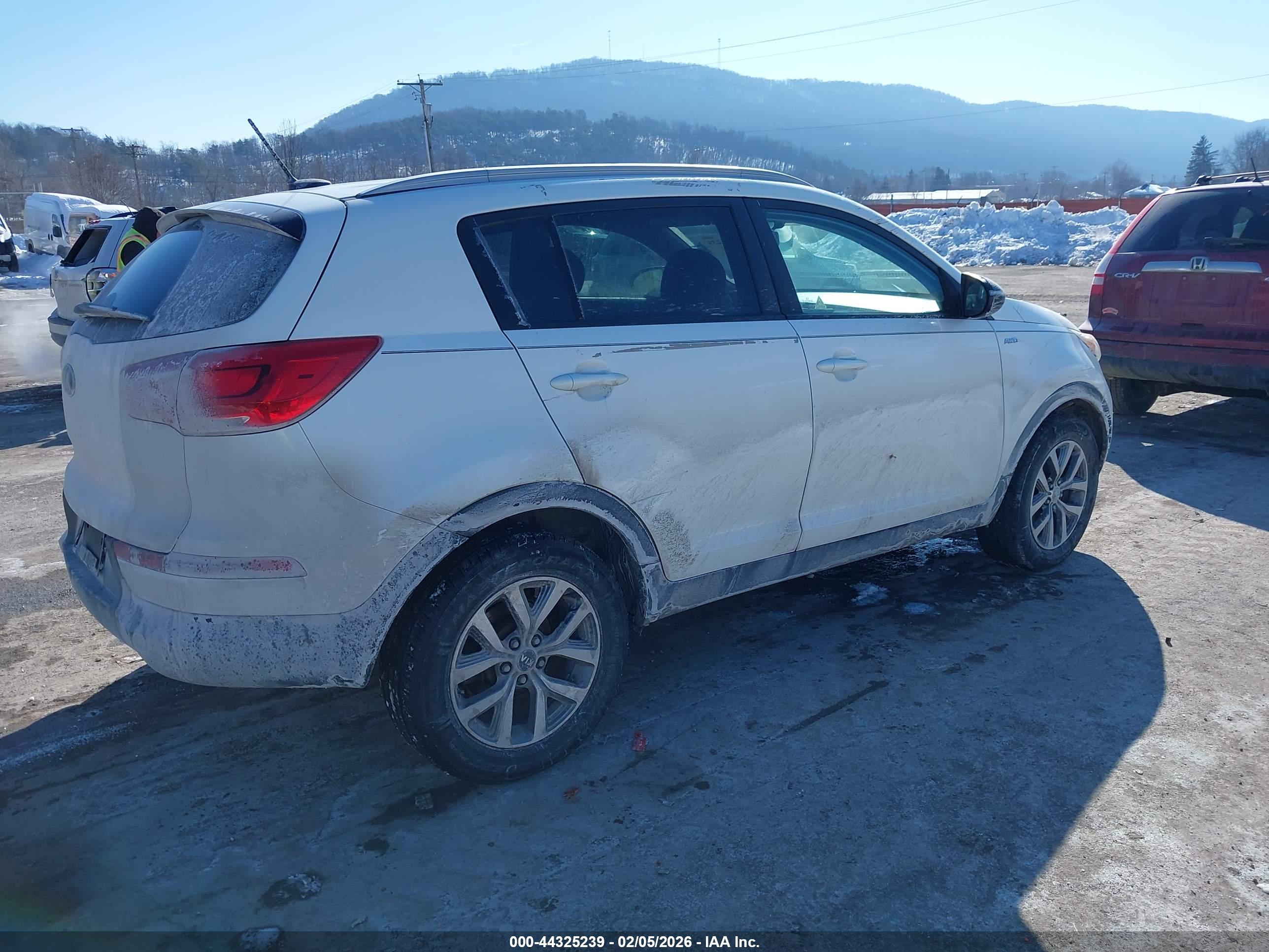 KIA SPORTAGE image 4