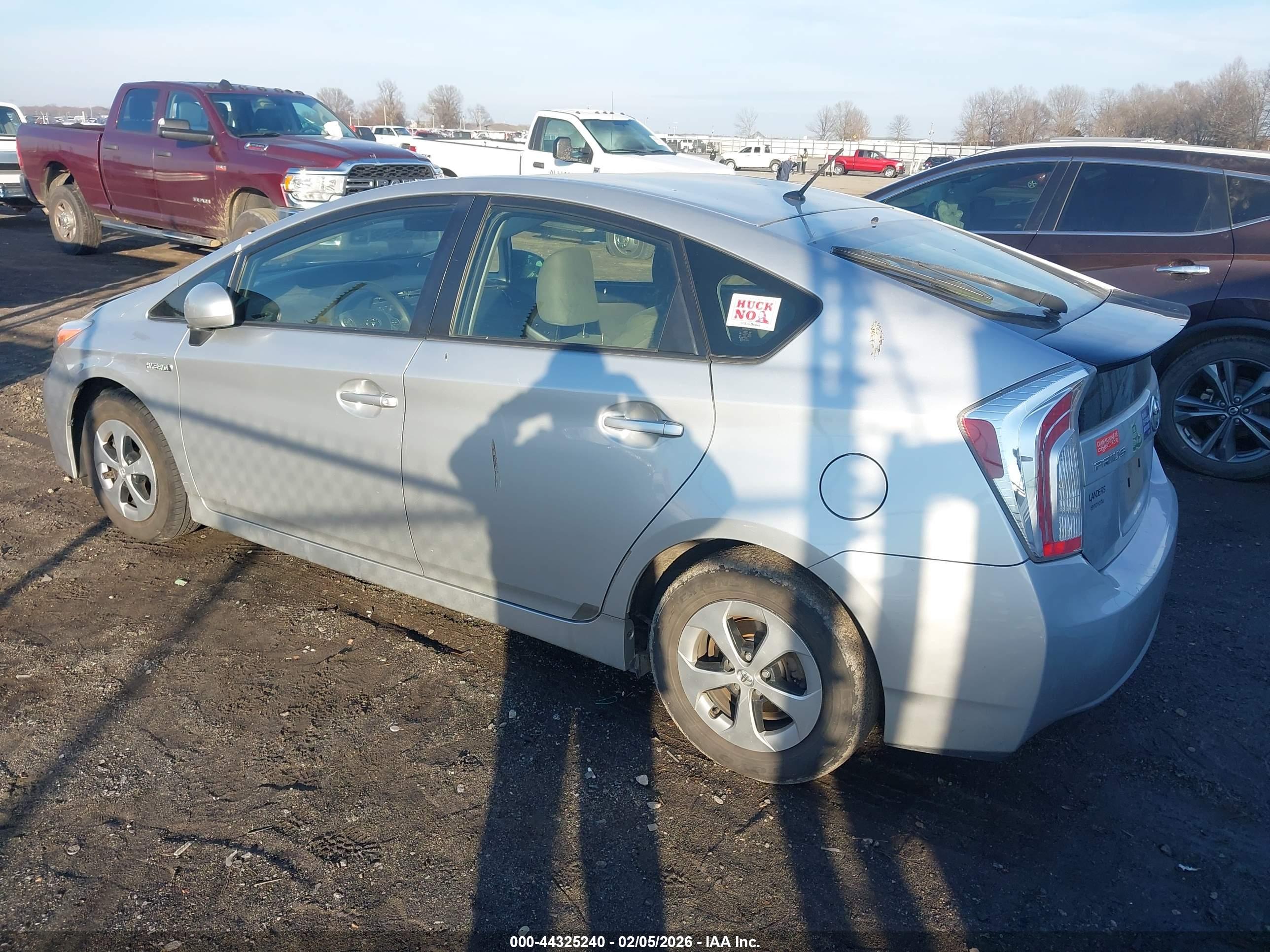 TOYOTA PRIUS image 3
