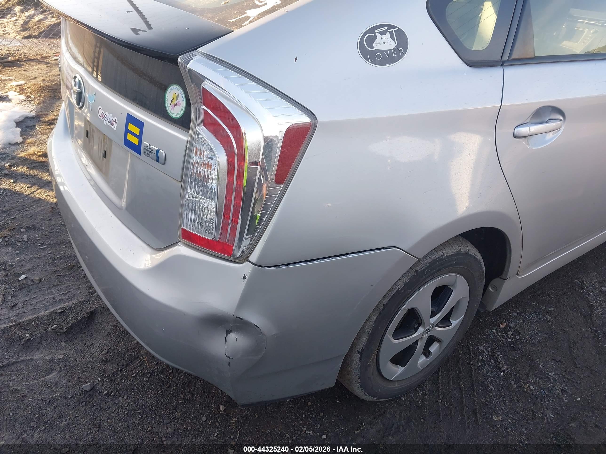 TOYOTA PRIUS image 6
