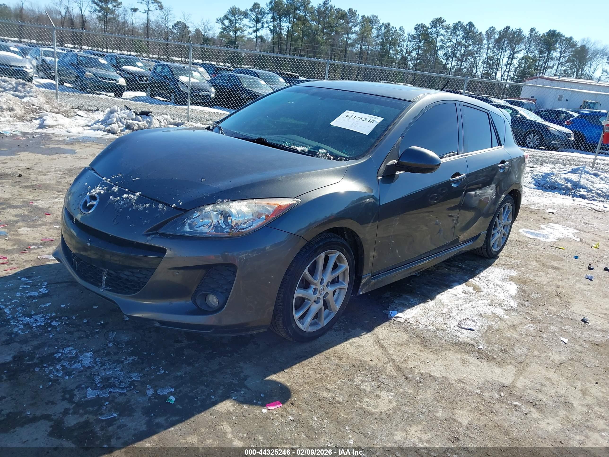 MAZDA MAZDA3 image 2