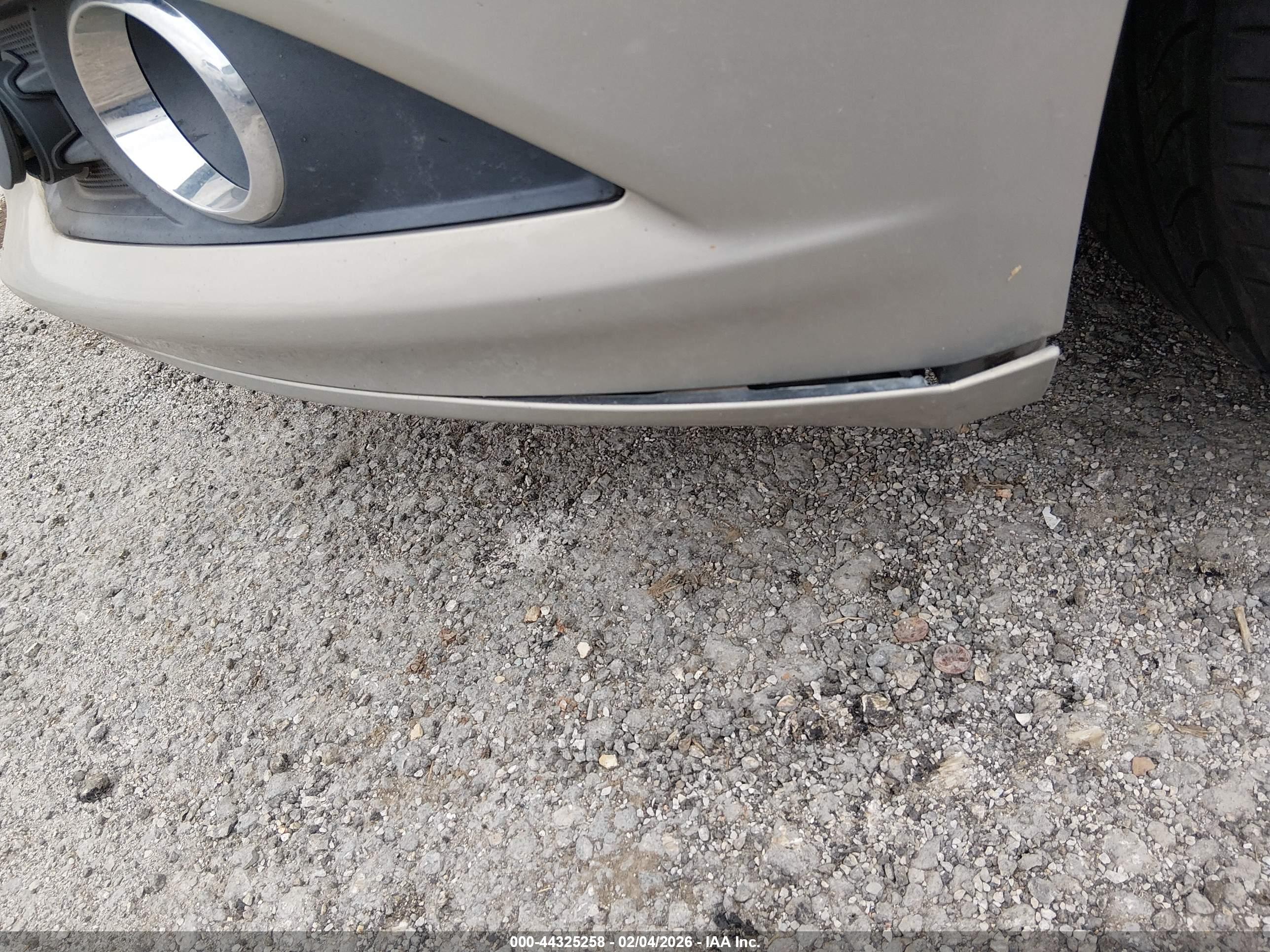 FORD FUSION image 6