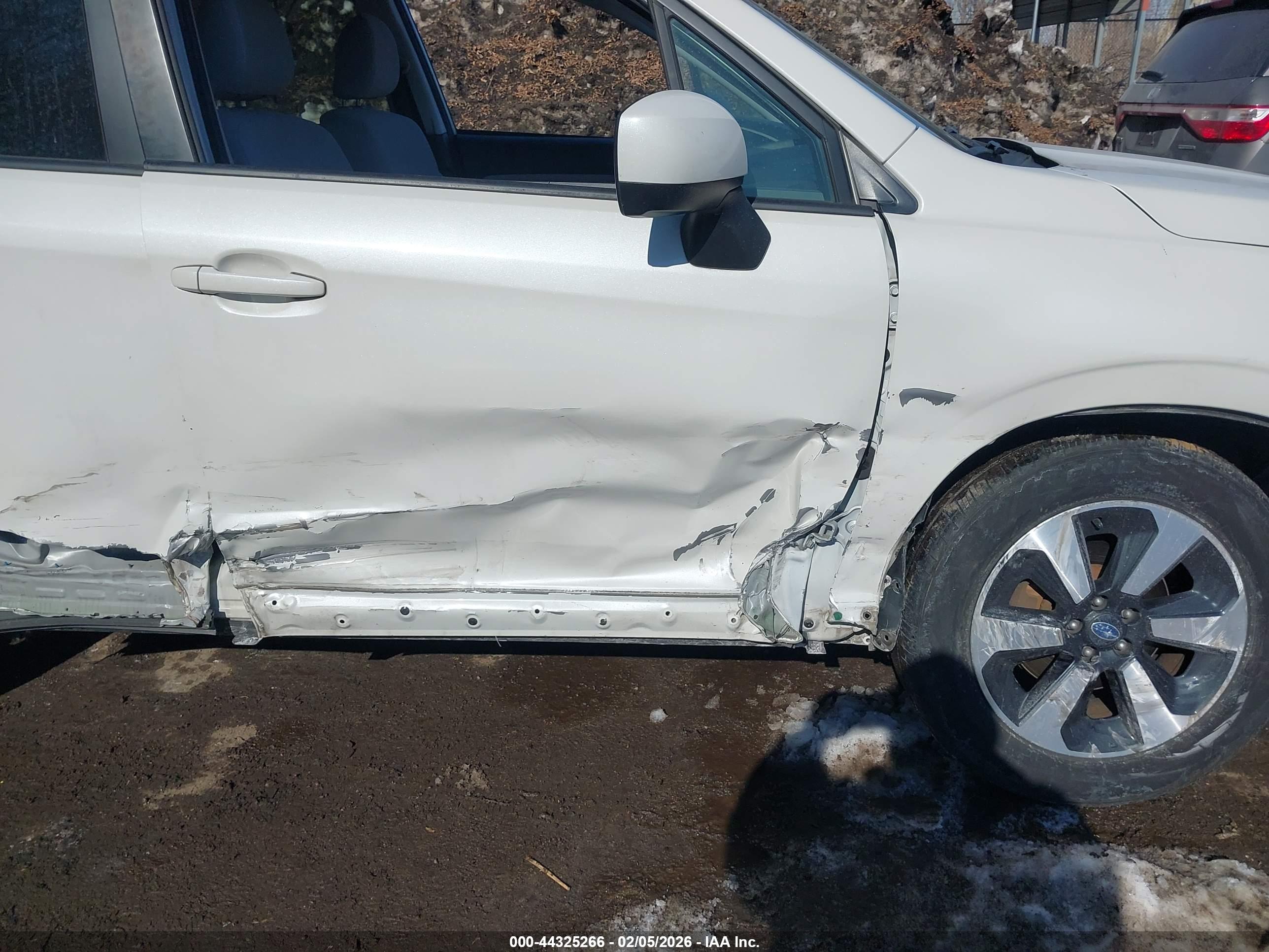 SUBARU FORESTER image 6