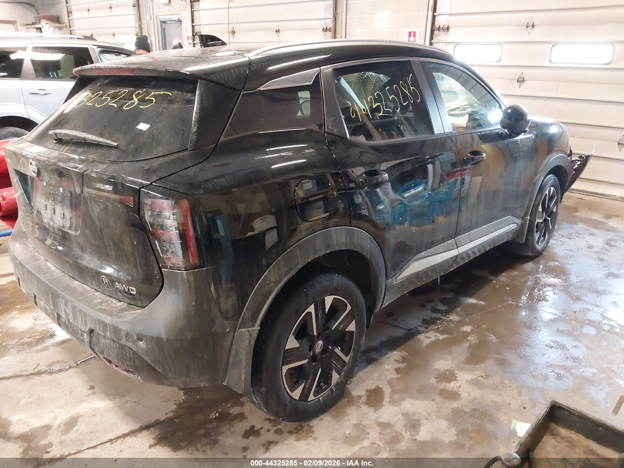 NISSAN KICKS image 4