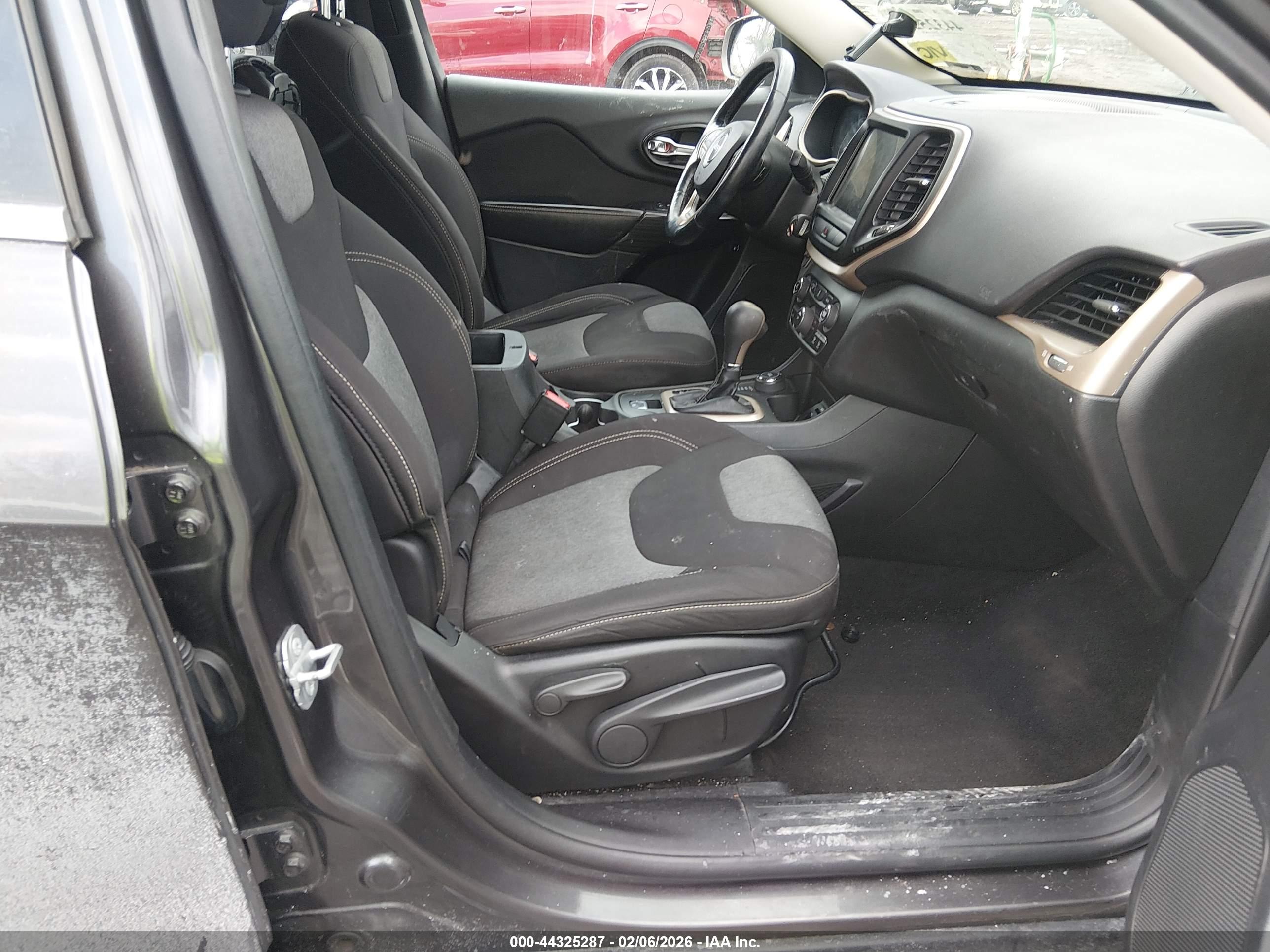 JEEP CHEROKEE image 5