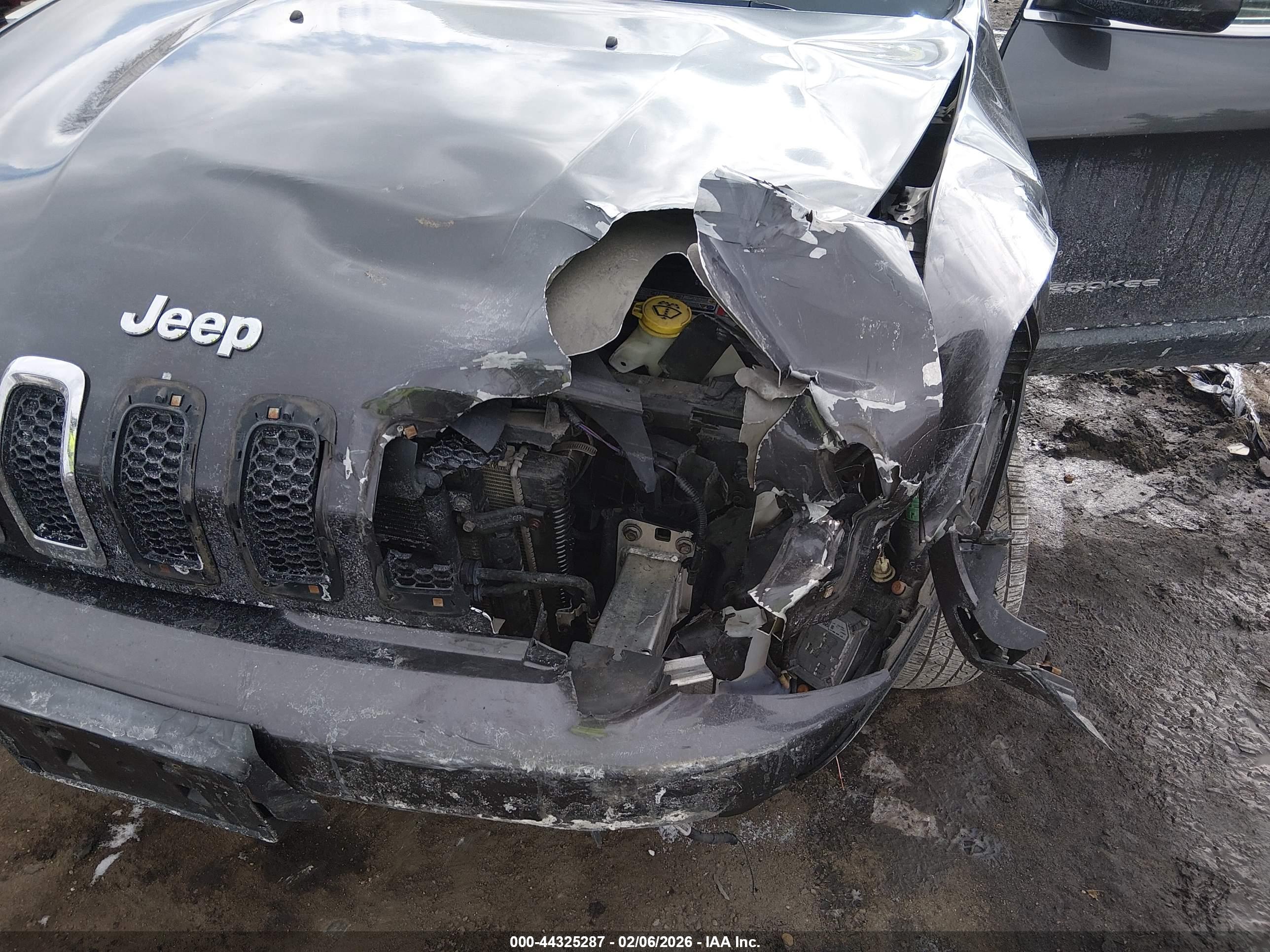 JEEP CHEROKEE image 6