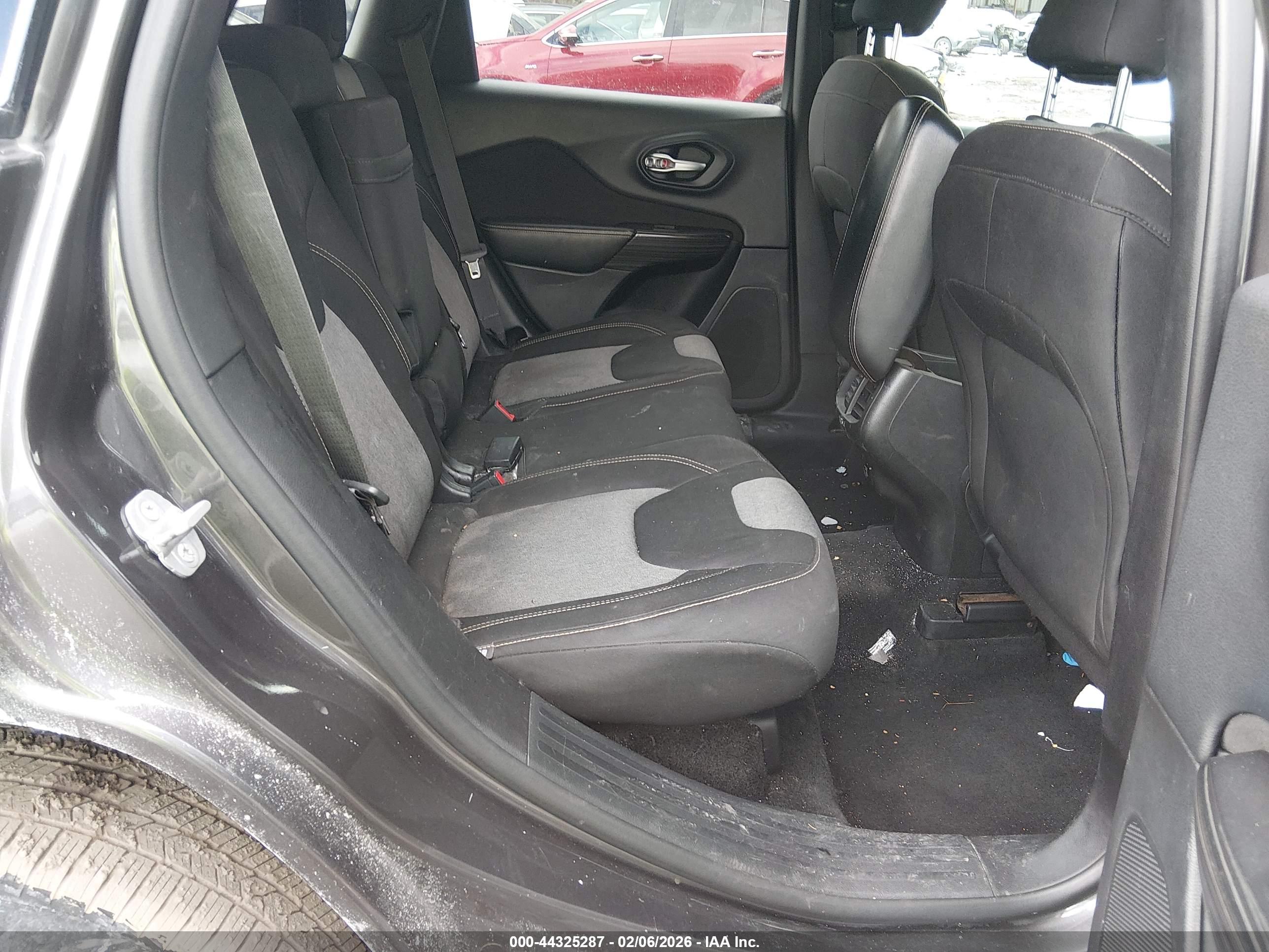 JEEP CHEROKEE image 8