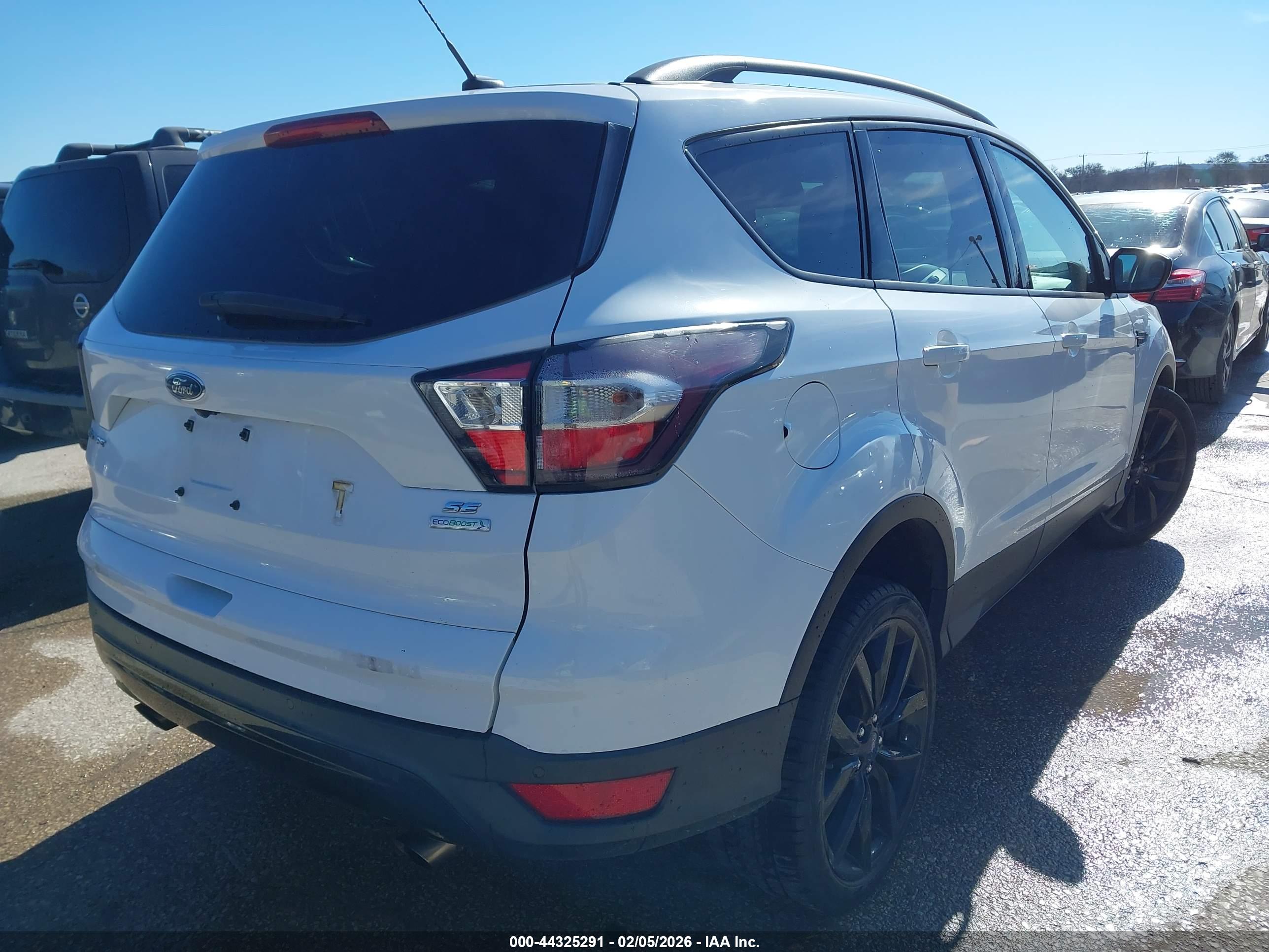 FORD ESCAPE image 4