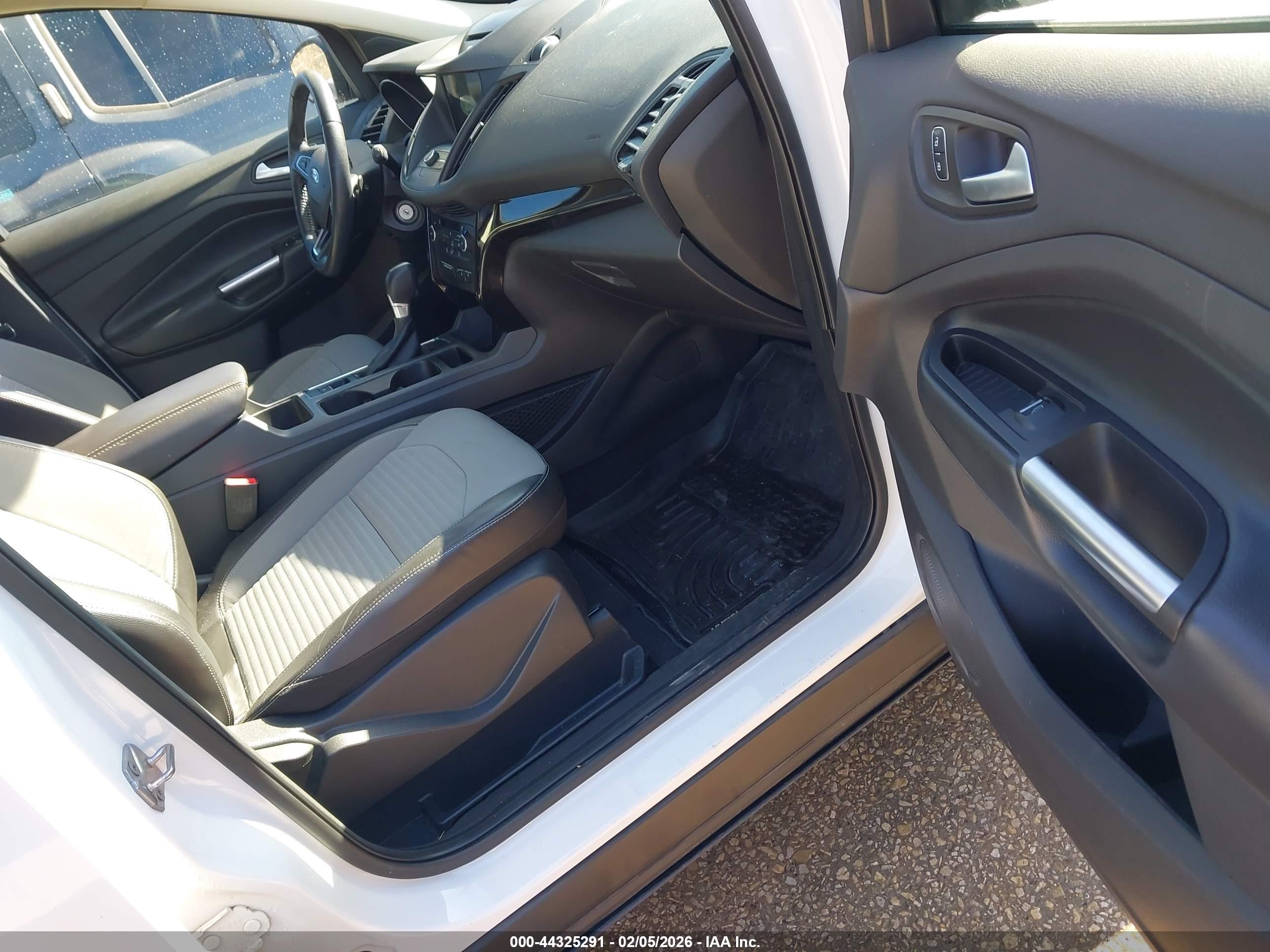 FORD ESCAPE image 5
