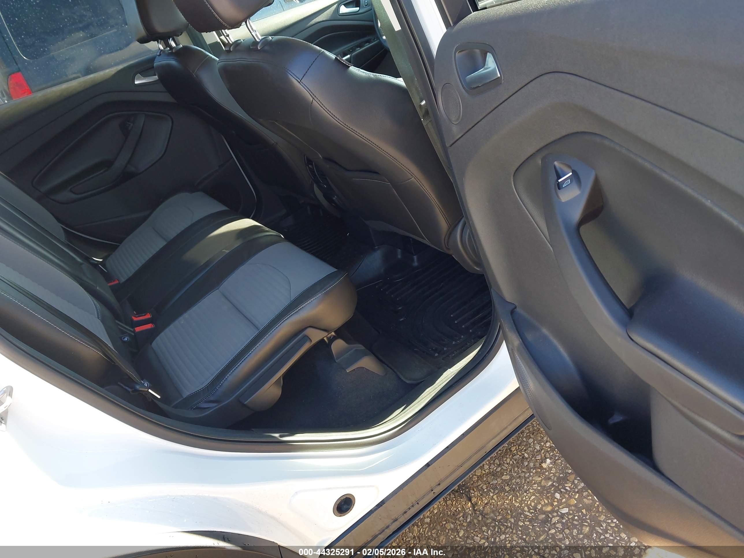 FORD ESCAPE image 8