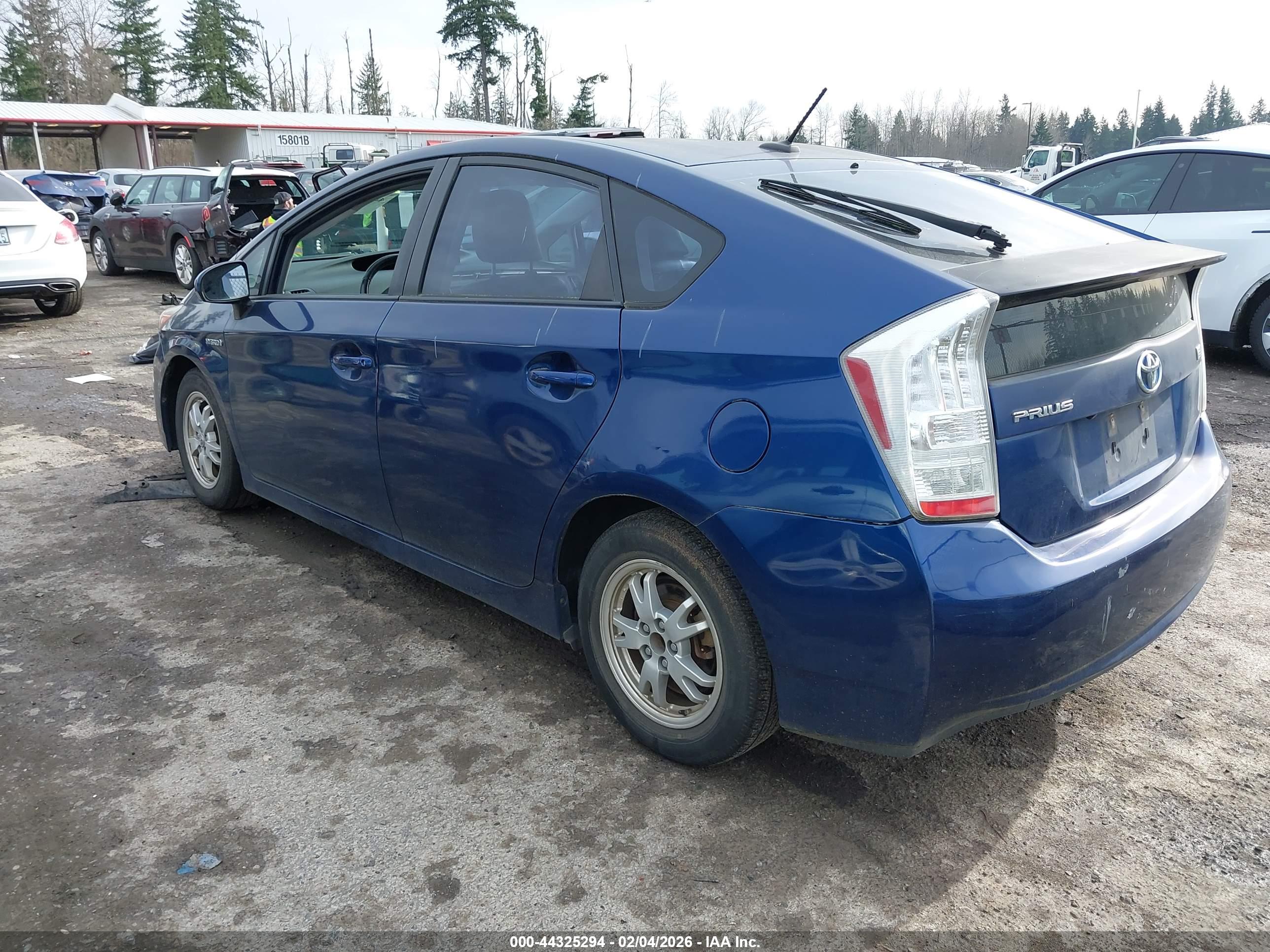 TOYOTA PRIUS image 3