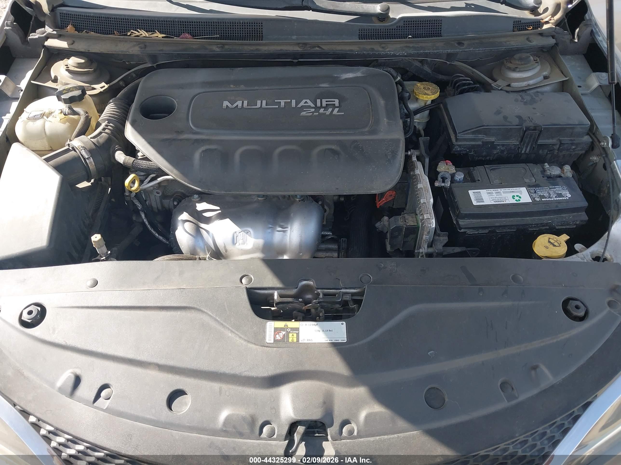 CHRYSLER 200 image 10