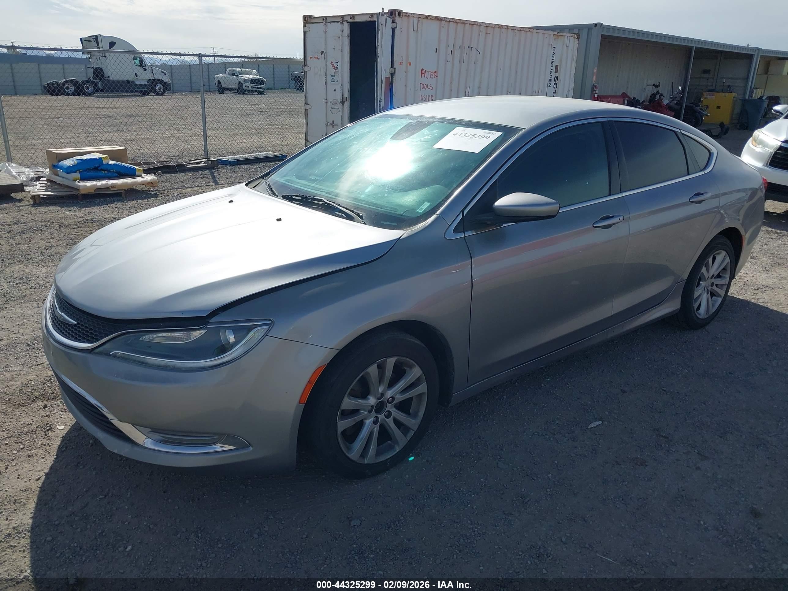 CHRYSLER 200 image 2