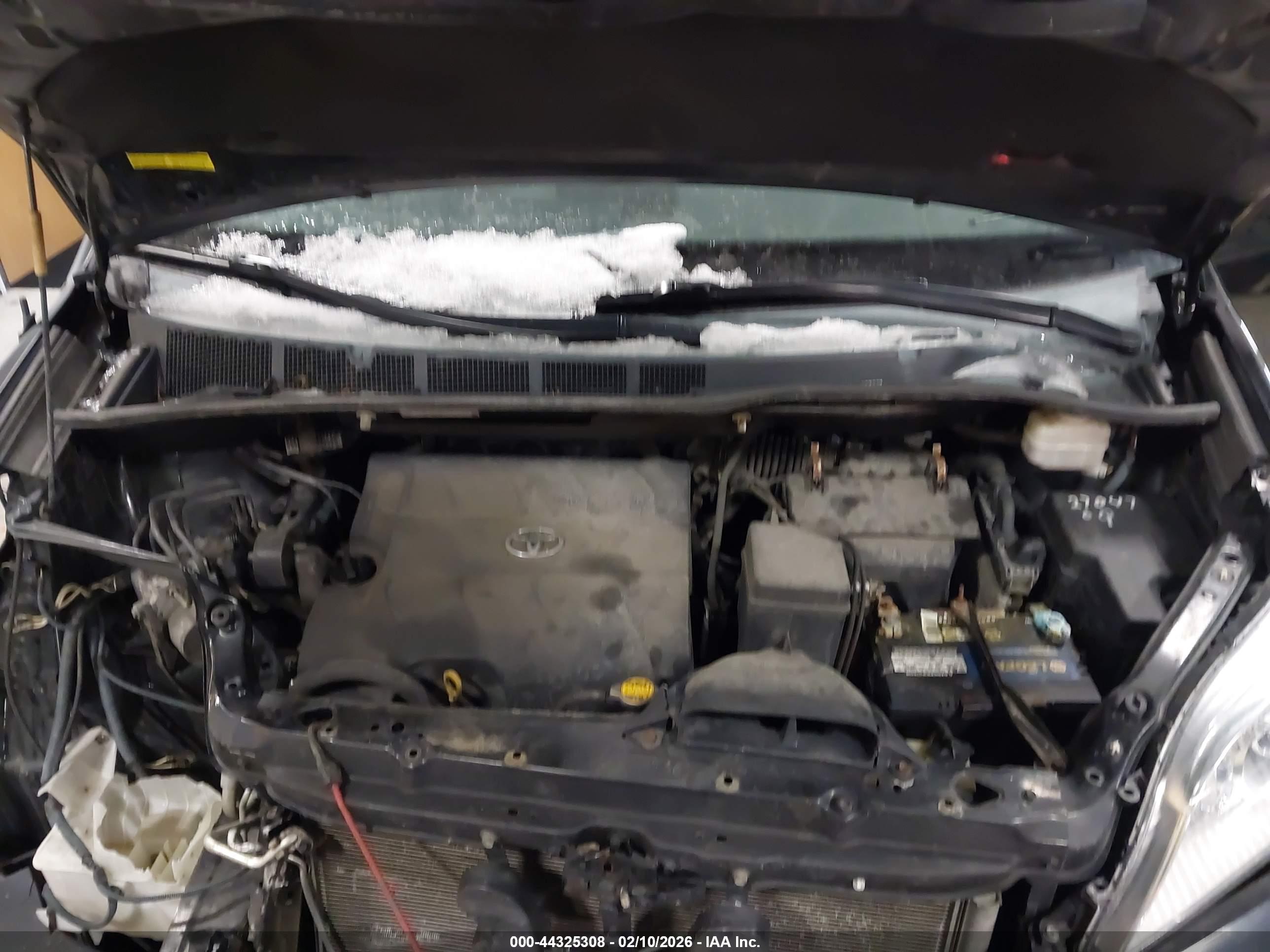 TOYOTA SIENNA image 10