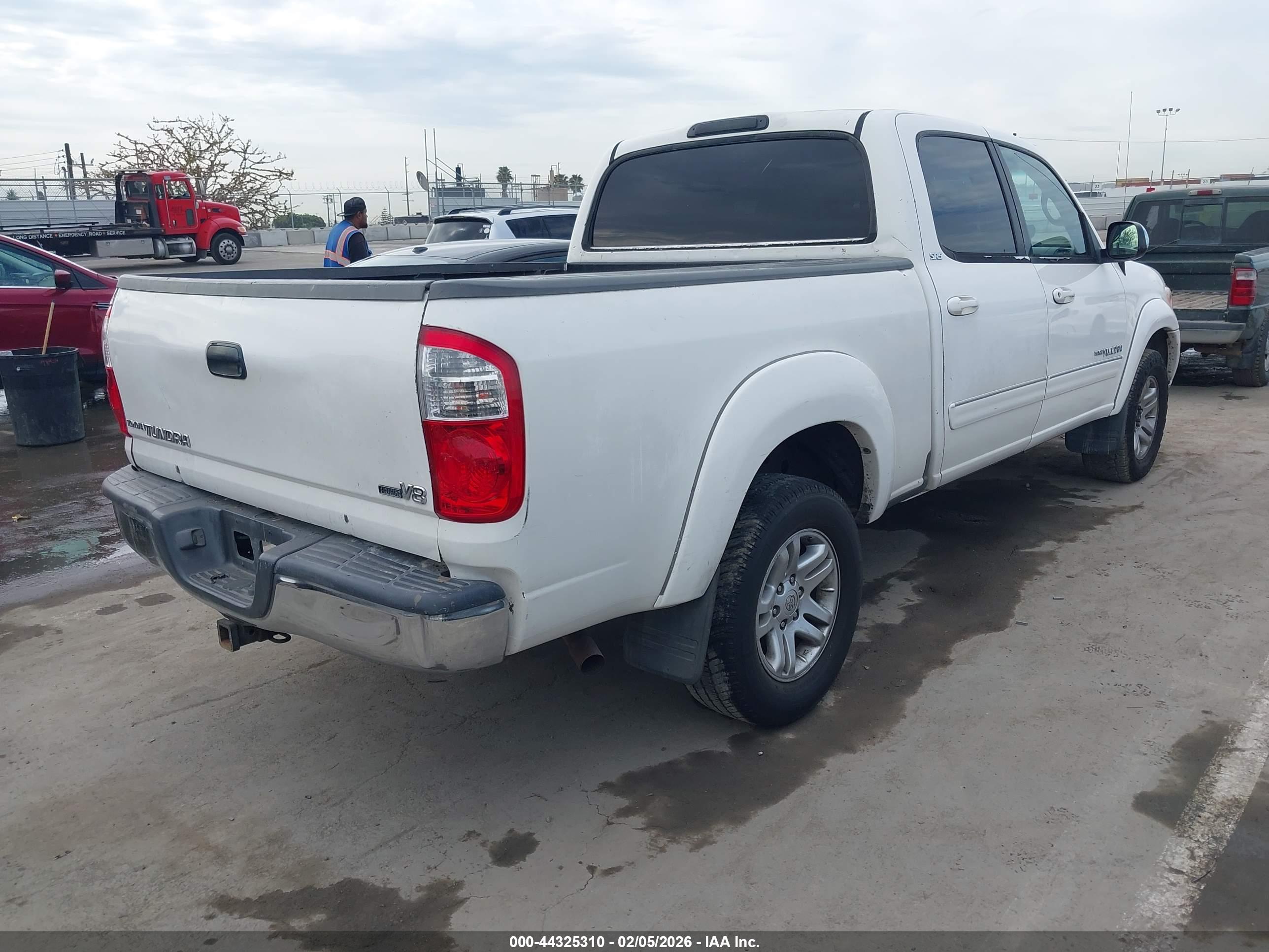 TOYOTA TUNDRA image 4