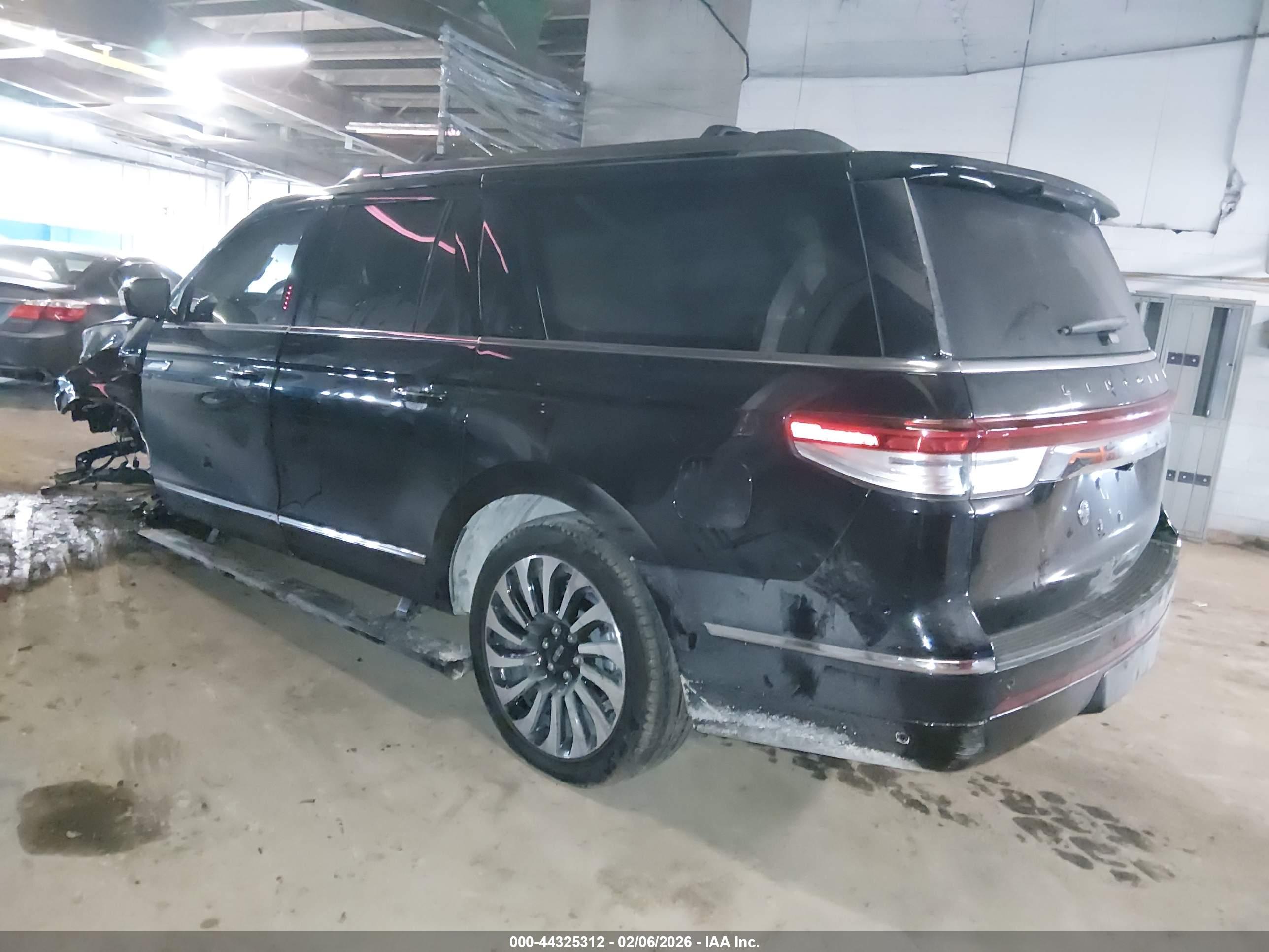 LINCOLN NAVIGATOR image 3