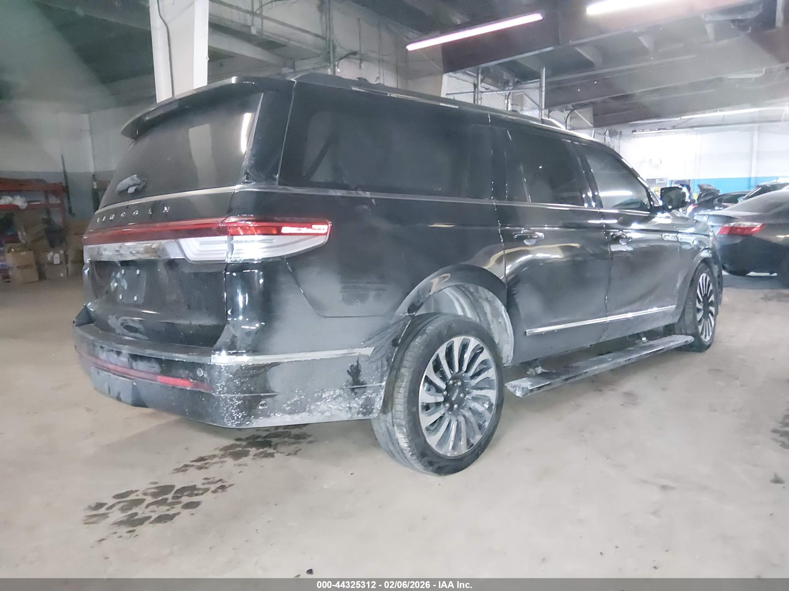 LINCOLN NAVIGATOR image 4
