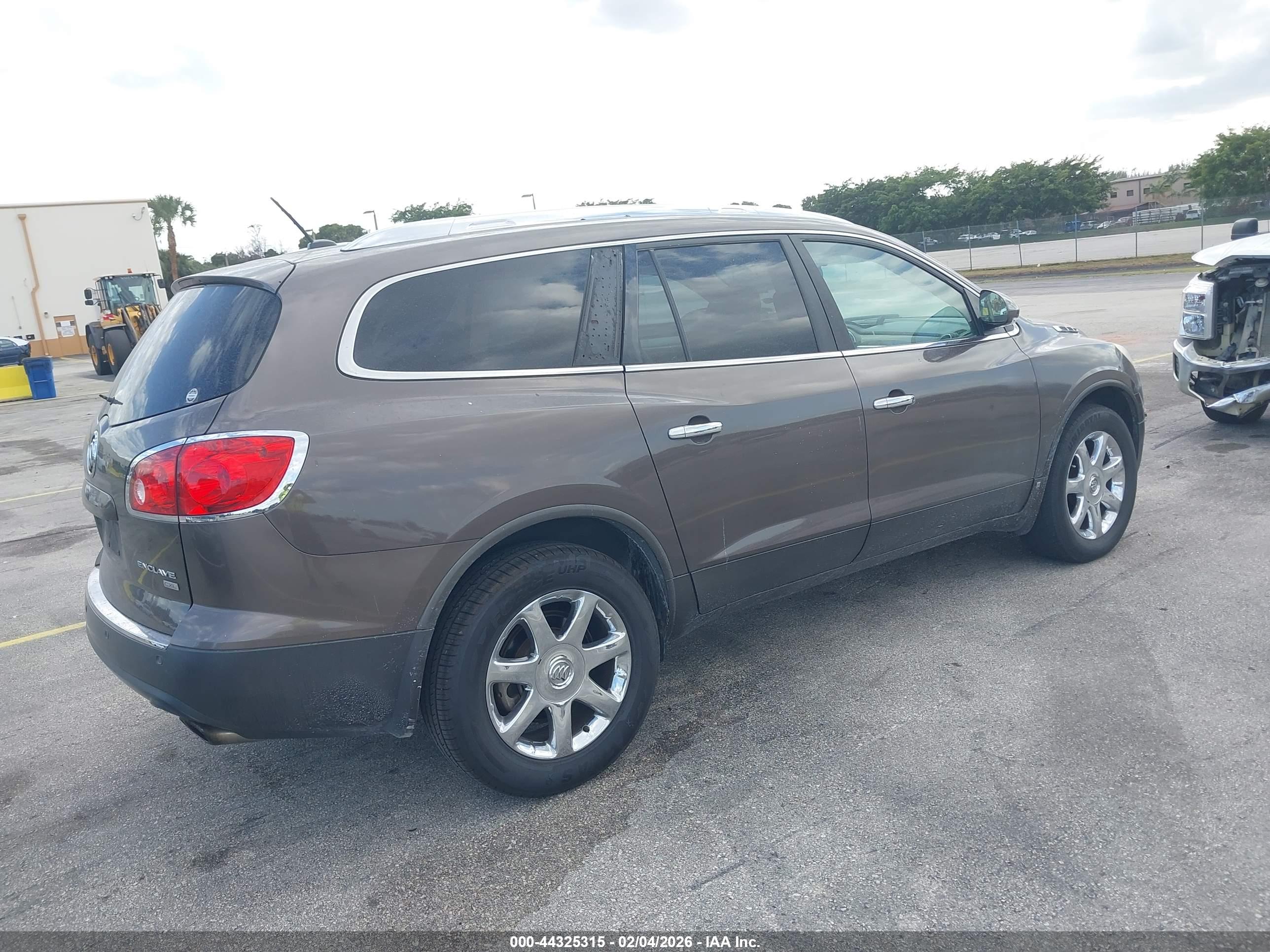 BUICK ENCLAVE image 4