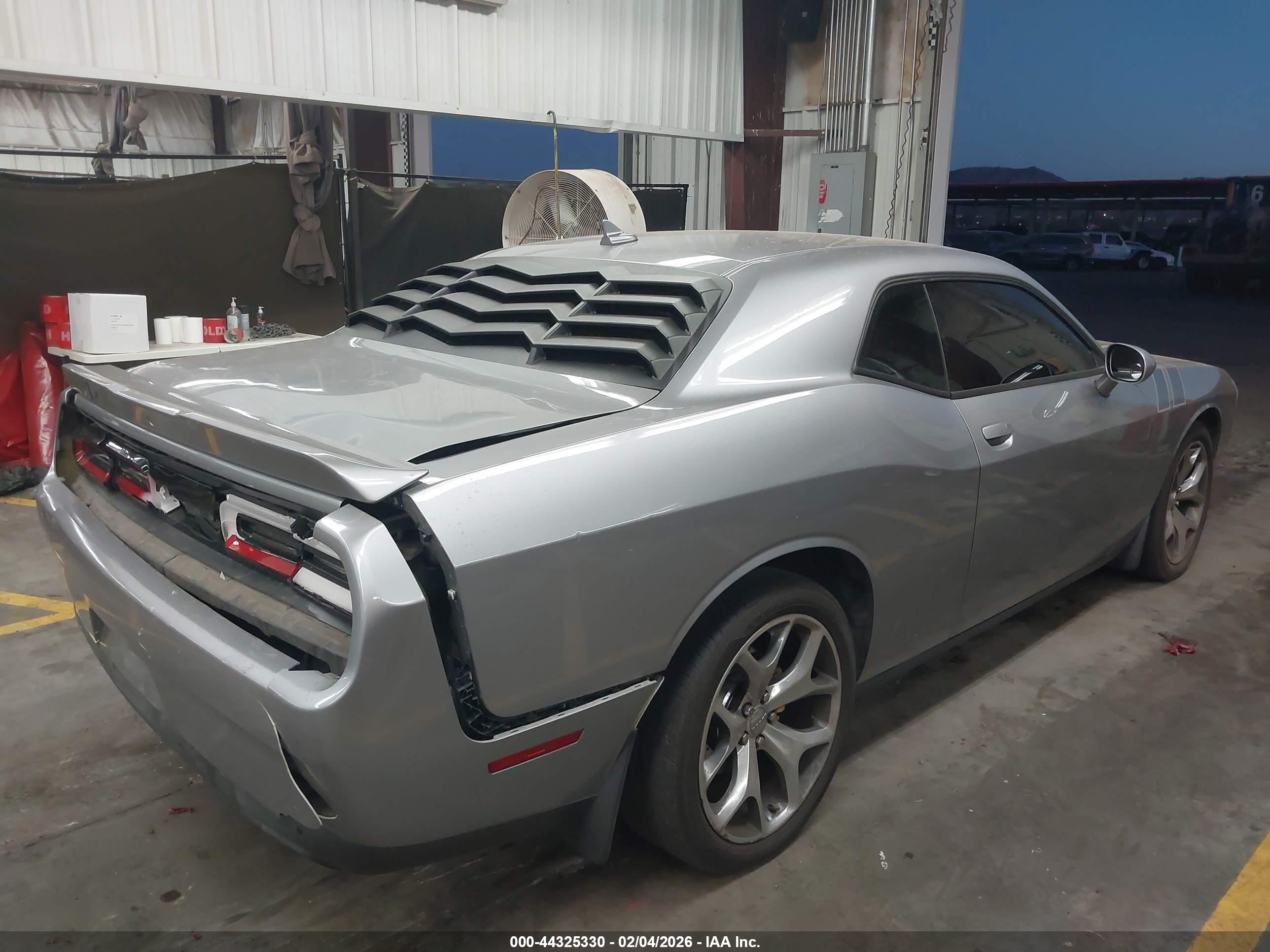 DODGE CHALLENGER image 4