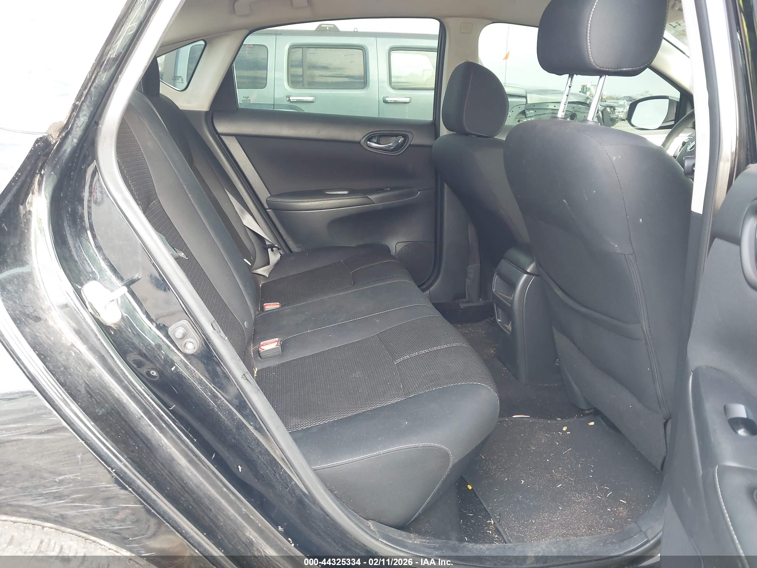 NISSAN SENTRA image 8