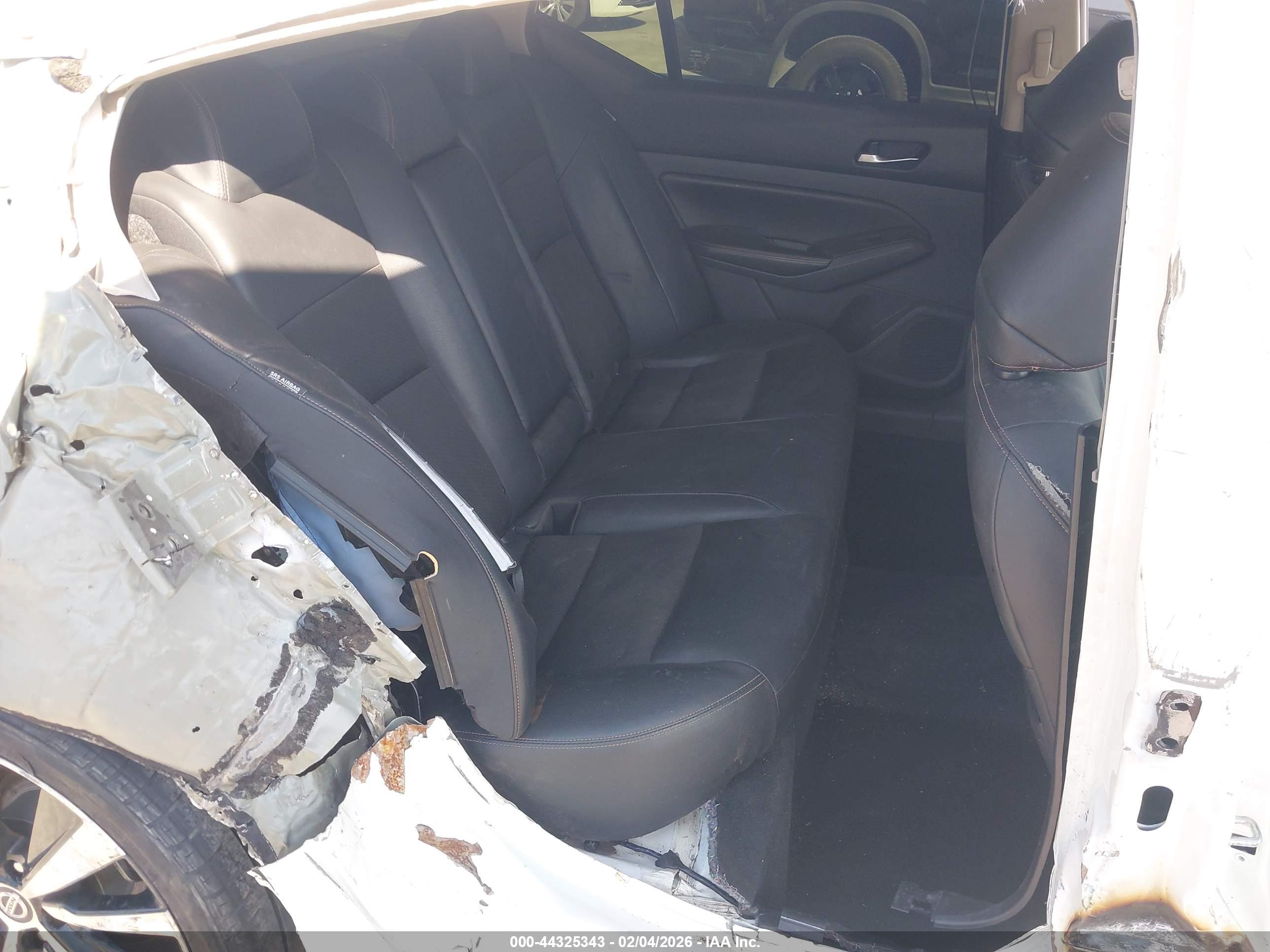 NISSAN ALTIMA image 8