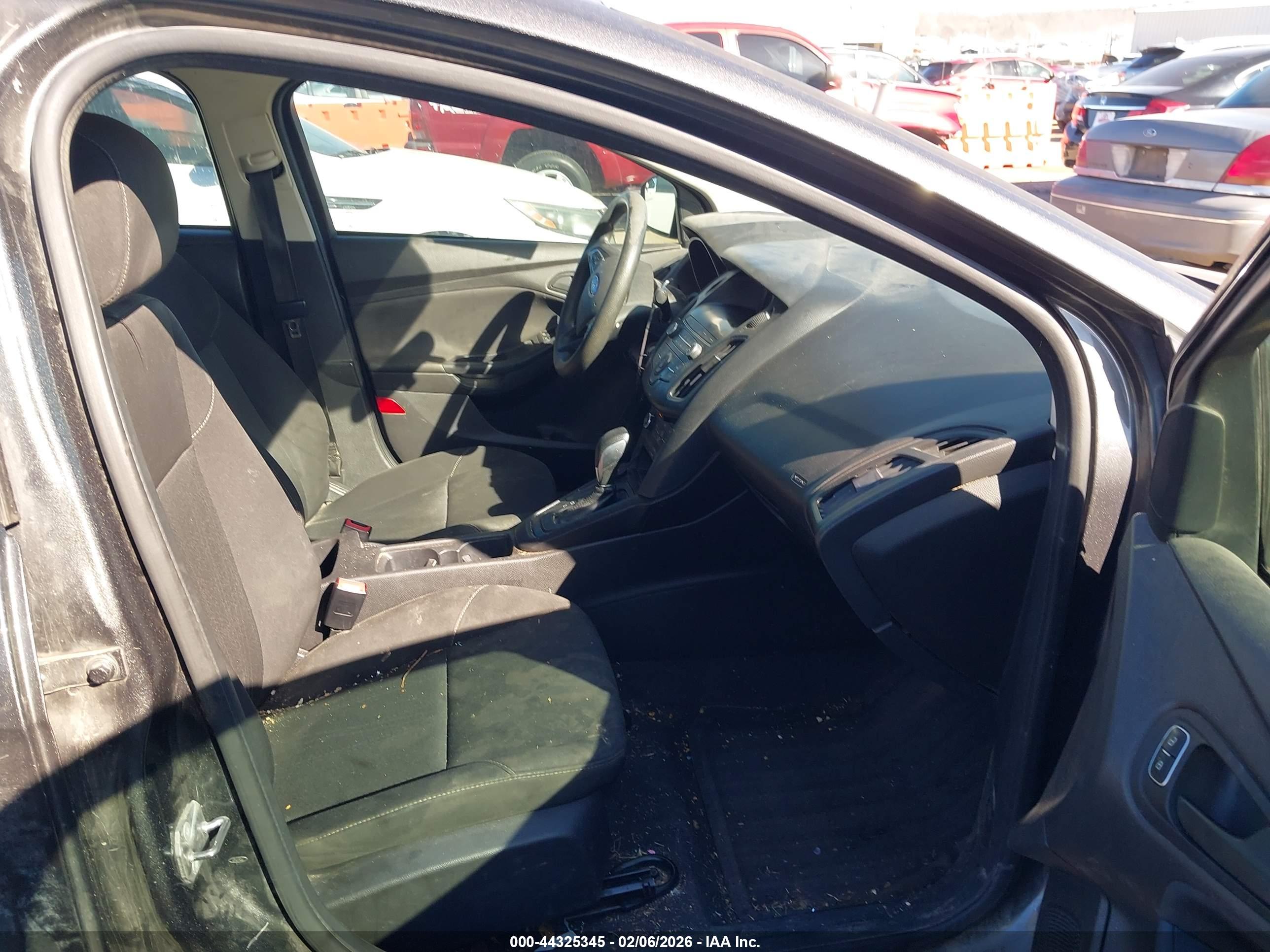 FORD FOCUS image 5