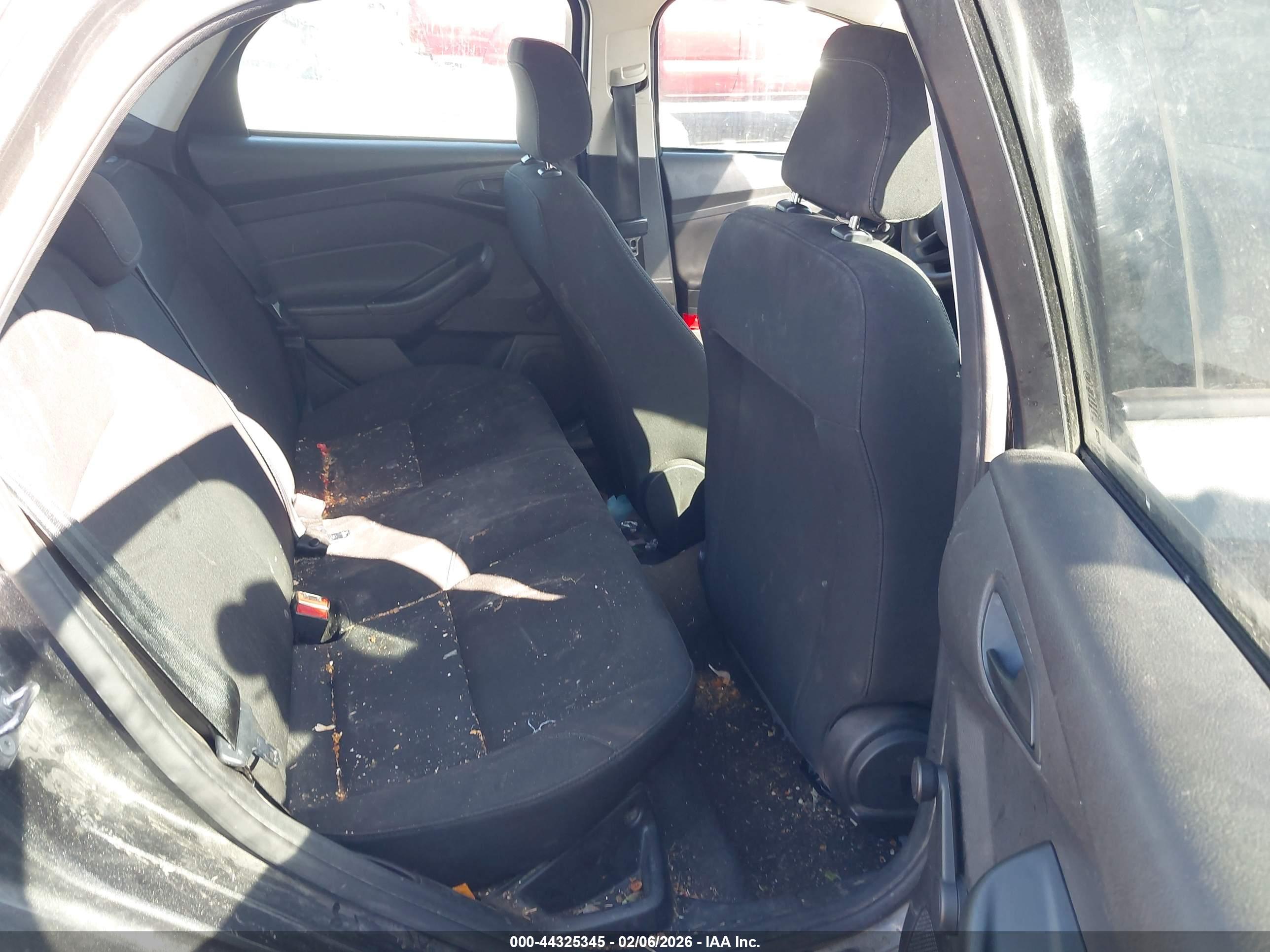 FORD FOCUS image 8